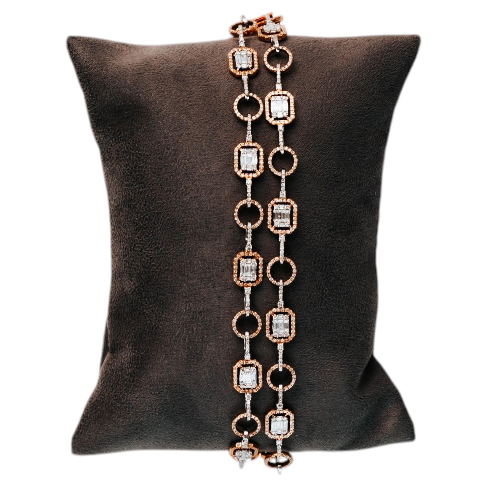 Eterna Bracelet Elegant a Two-Line Design with Emerald & Circular Motifs For Sale
