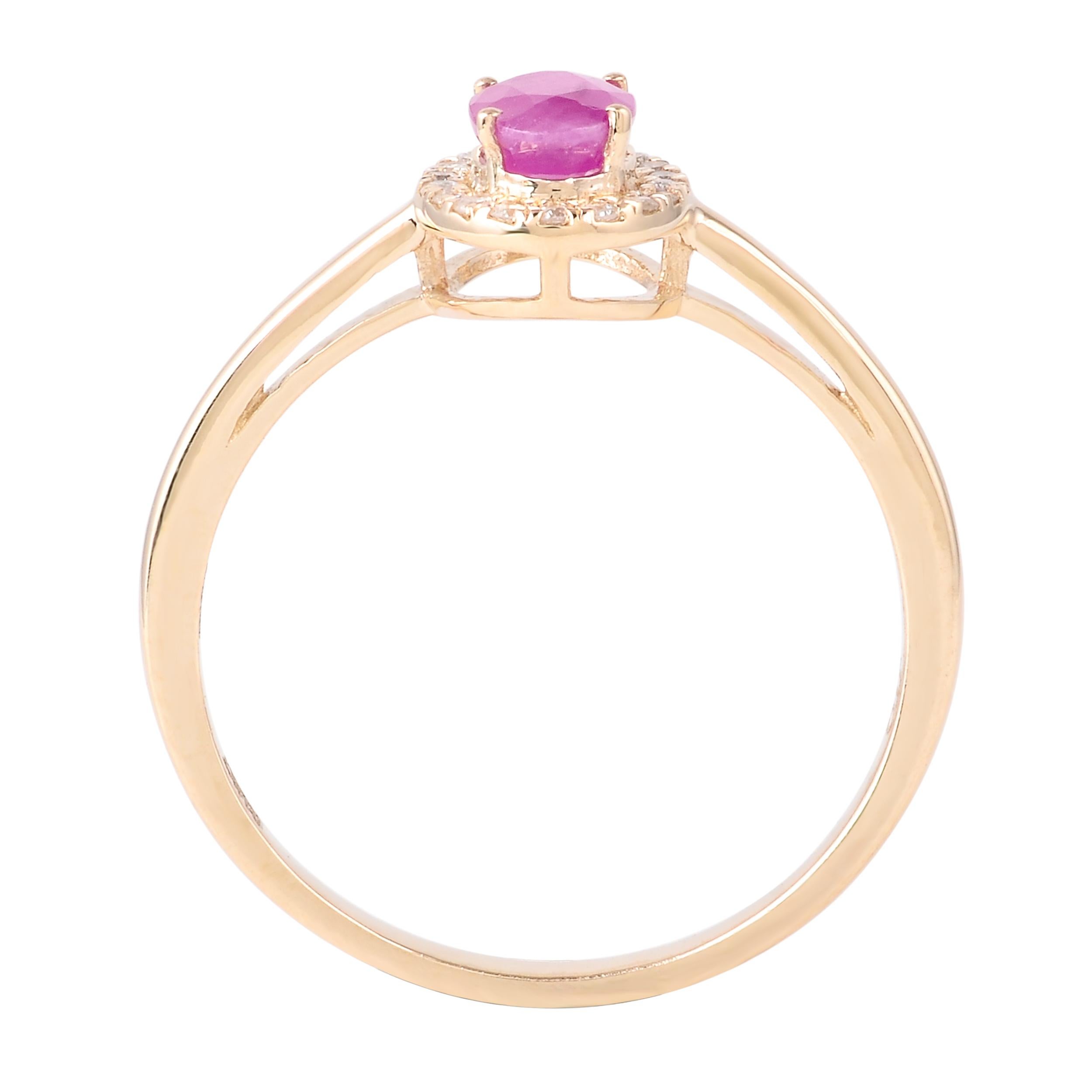 Elegant 14K Ruby & Diamond Cocktail Ring, Size 7 - Statement Jewelry Piece For Sale 3
