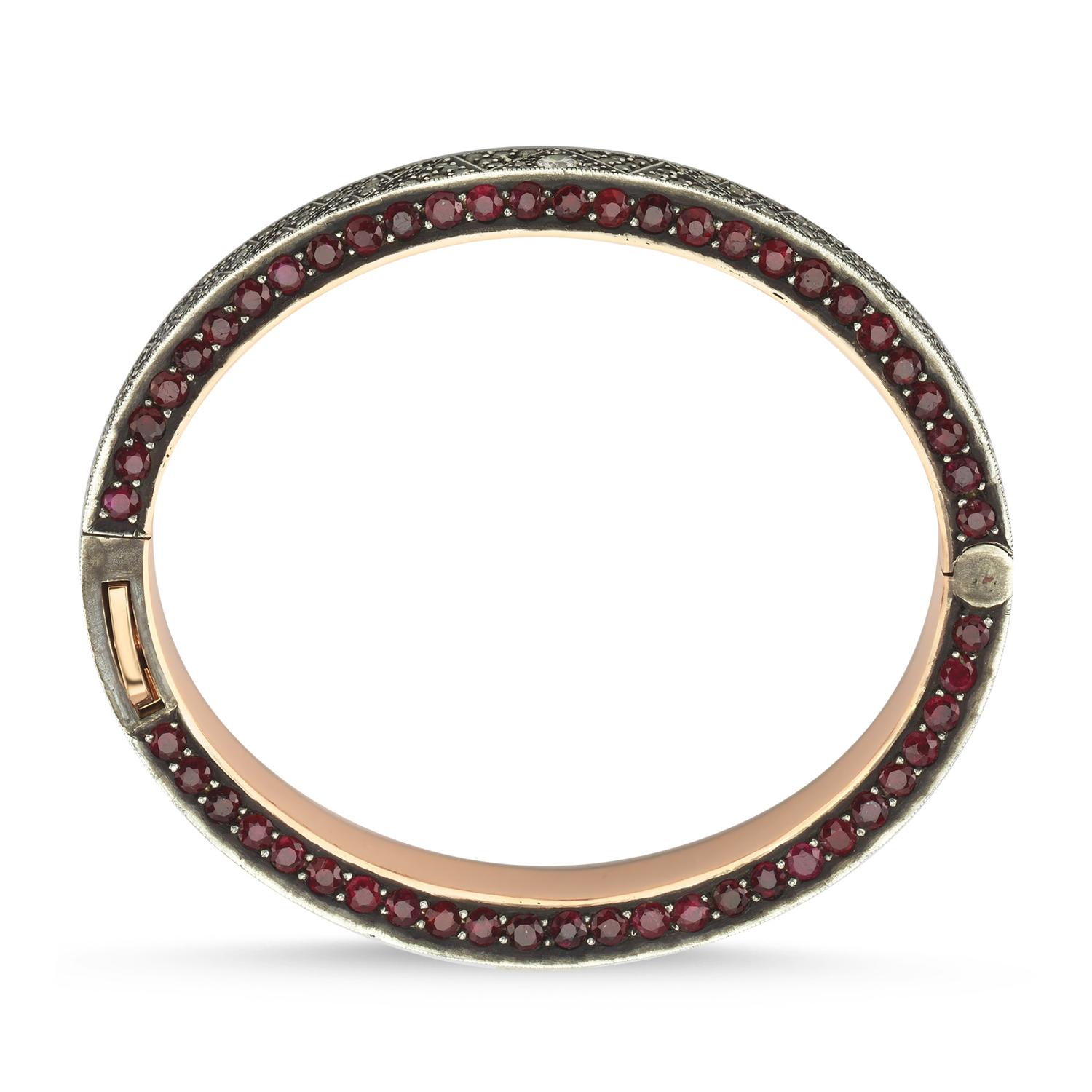 Brazalete de plata y oro de 24 quilates con rubí y diamante Contemporáneo en venta