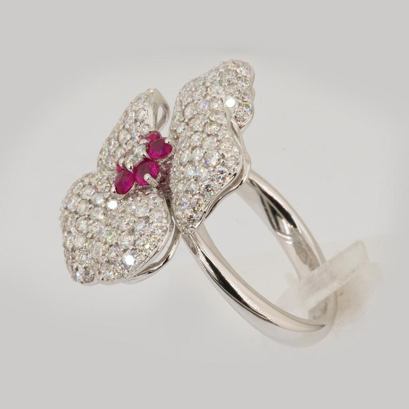 Eternal Flower Ring, Olympus Art Sertified, 2,43 Karat Diamant, ein Geschenk für die Ewigkeit (Romantik) im Angebot