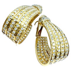 Orecchini a cerchio Eternal Grace Vintage in oro giallo 18 carati con pavé di diamanti