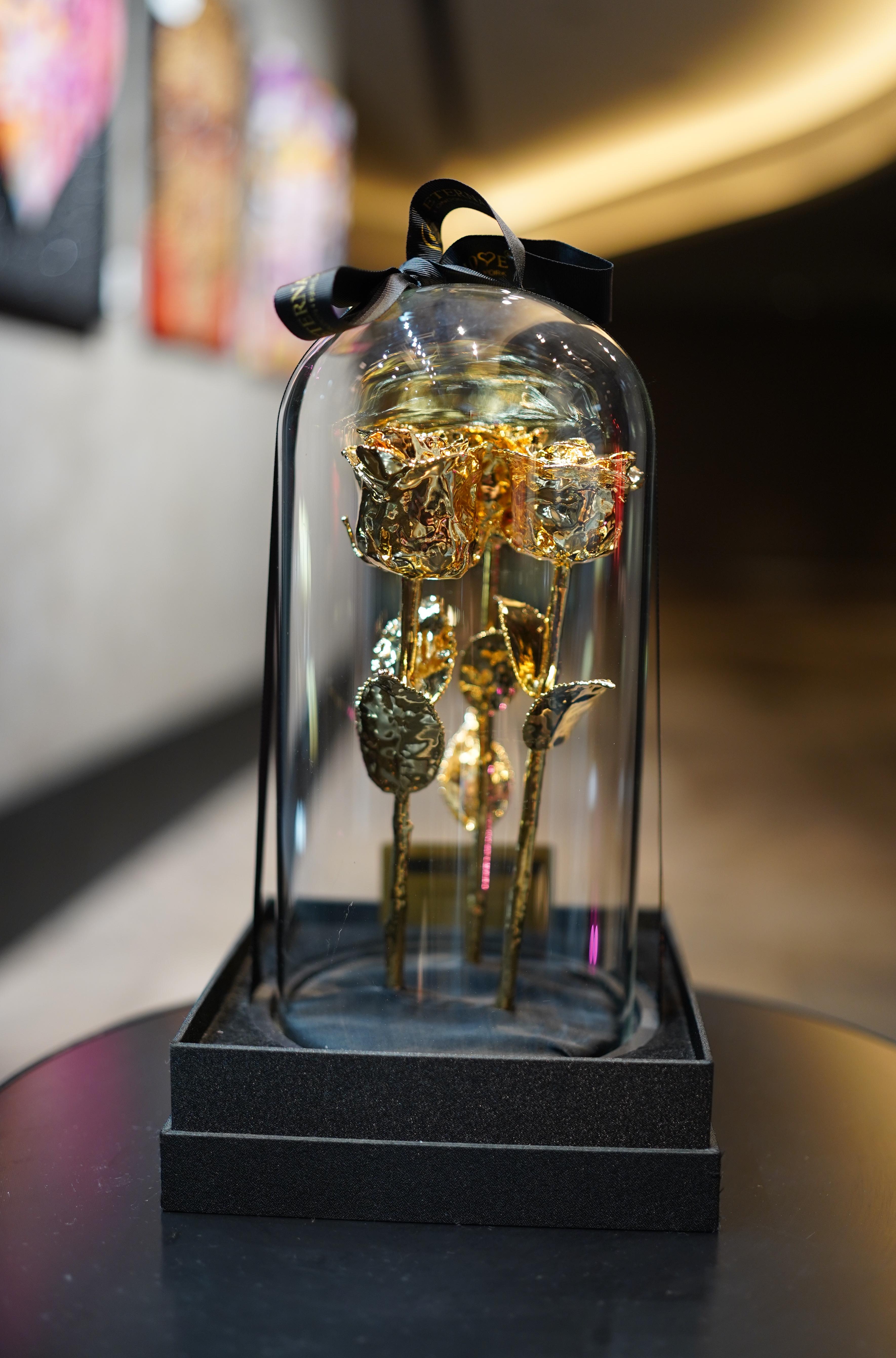 Figurative Sculpture di Eternal Love - ETERNAL LOVE - Rosa eterna tripla