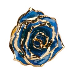 Épingle de revers en velours bleu et rose éternel, bleu, or 24 carats et véritable rose dorée