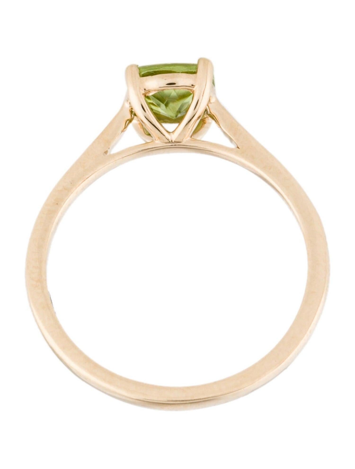 Exquisite 14K Peridot Solitaire Cocktail Ring - Size 6.75 - Elegant & Timeless In New Condition For Sale In Holtsville, NY