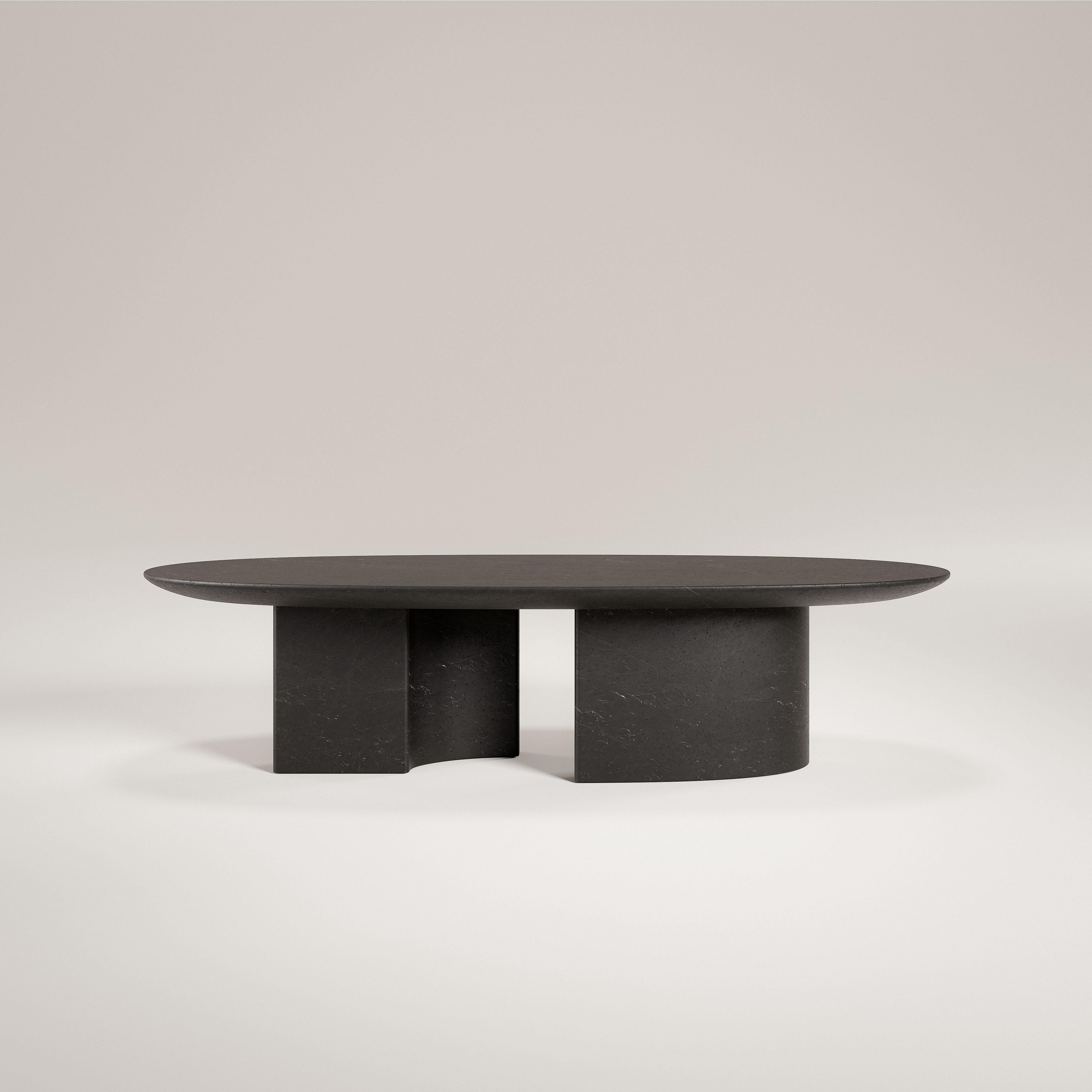 Table basse Eternel Sans Temps 2.0 de Verena Brausch
Edition limitée à 12 exemplaires
Dimensions : D 70 x L 150 x H 37 cm.
MATERIAL : Pierre Bleue.

Verena Brausch apporte une énergie nouvelle et un objectif singulier. Sa principale motivation vient