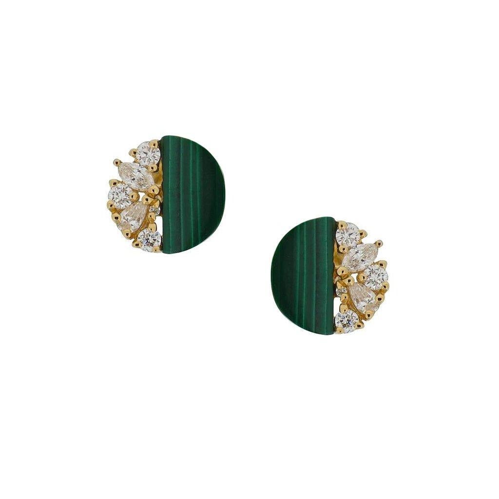 Abbraccia l'amore senza tempo con la Collection'S, dove l'eleganza incontra l'eternità in una danza di Madreperla, Topazio, Quarzo e Diamanti. Ogni pezzo cattura un momento di amore eterno, perfetto per le occasioni speciali della vita. Feal si