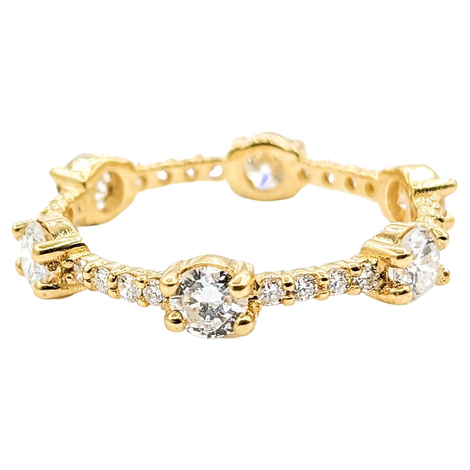 Bague d'éternité en or jaune avec diamants 1 carat en vente