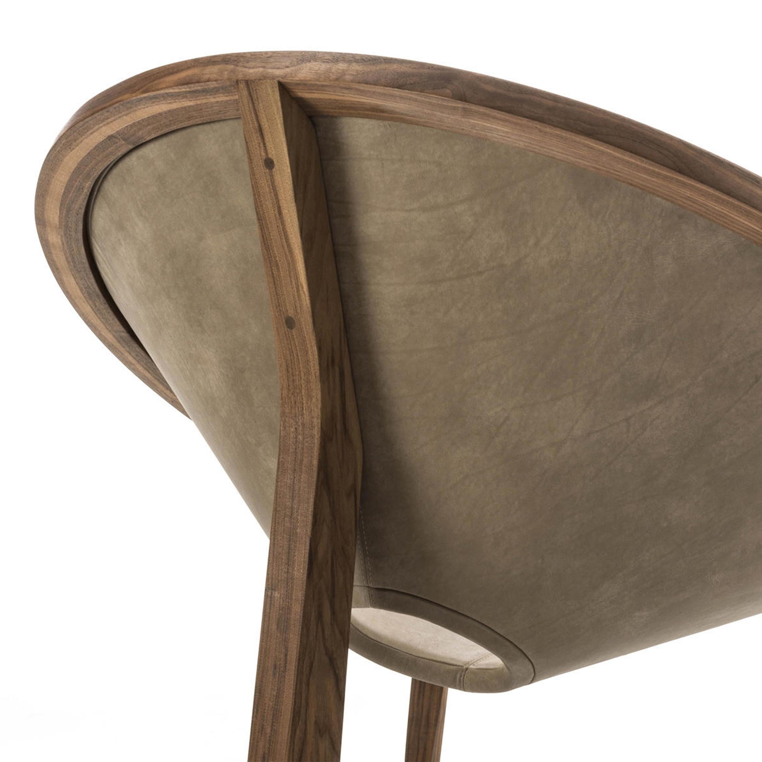 Eternity Armchair with Walnut and Genuine Leather For Sale 1