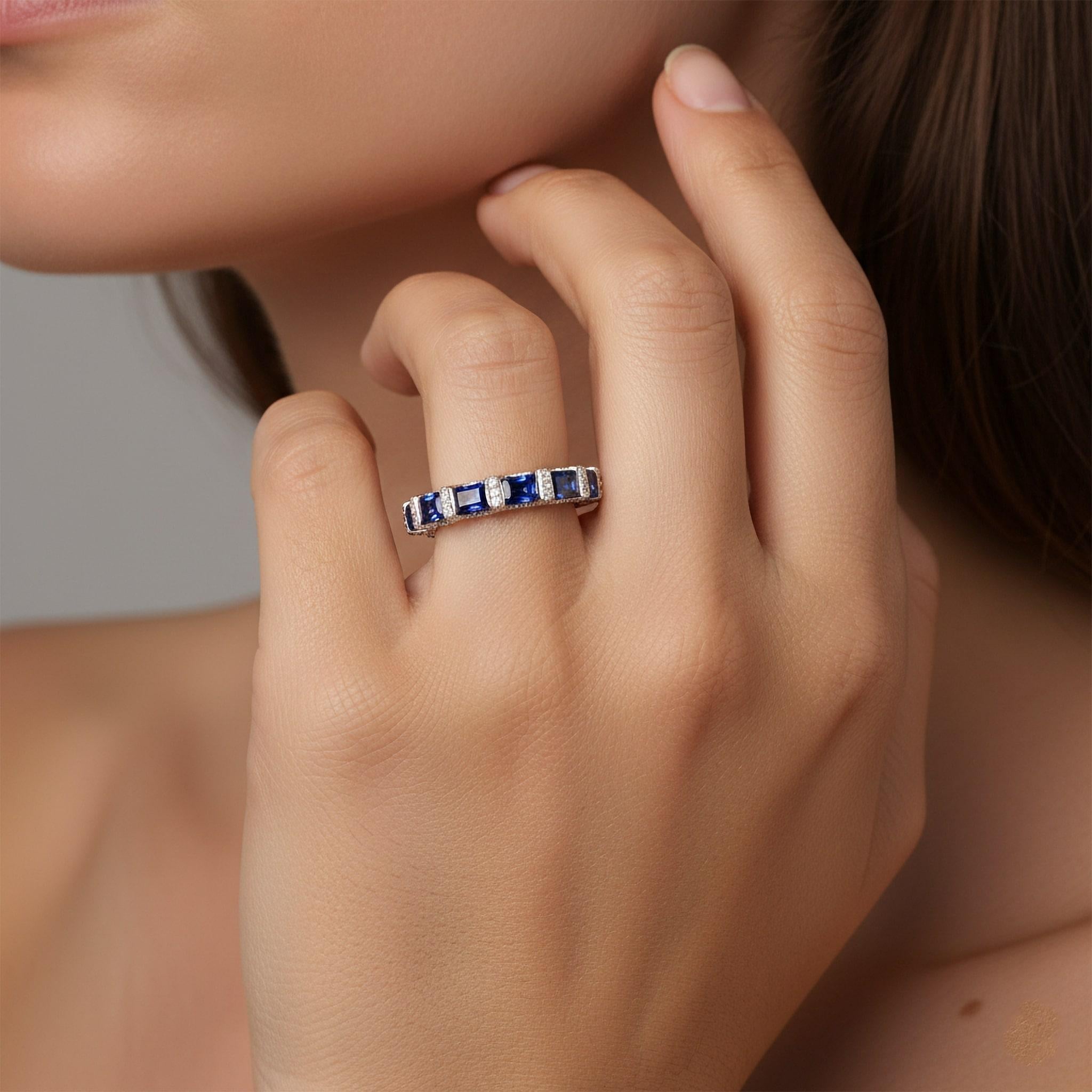 En vente :  Bague d'éternité en or blanc 14K (ou 18k sur demande) Bague à saphir bleu et diamant 2