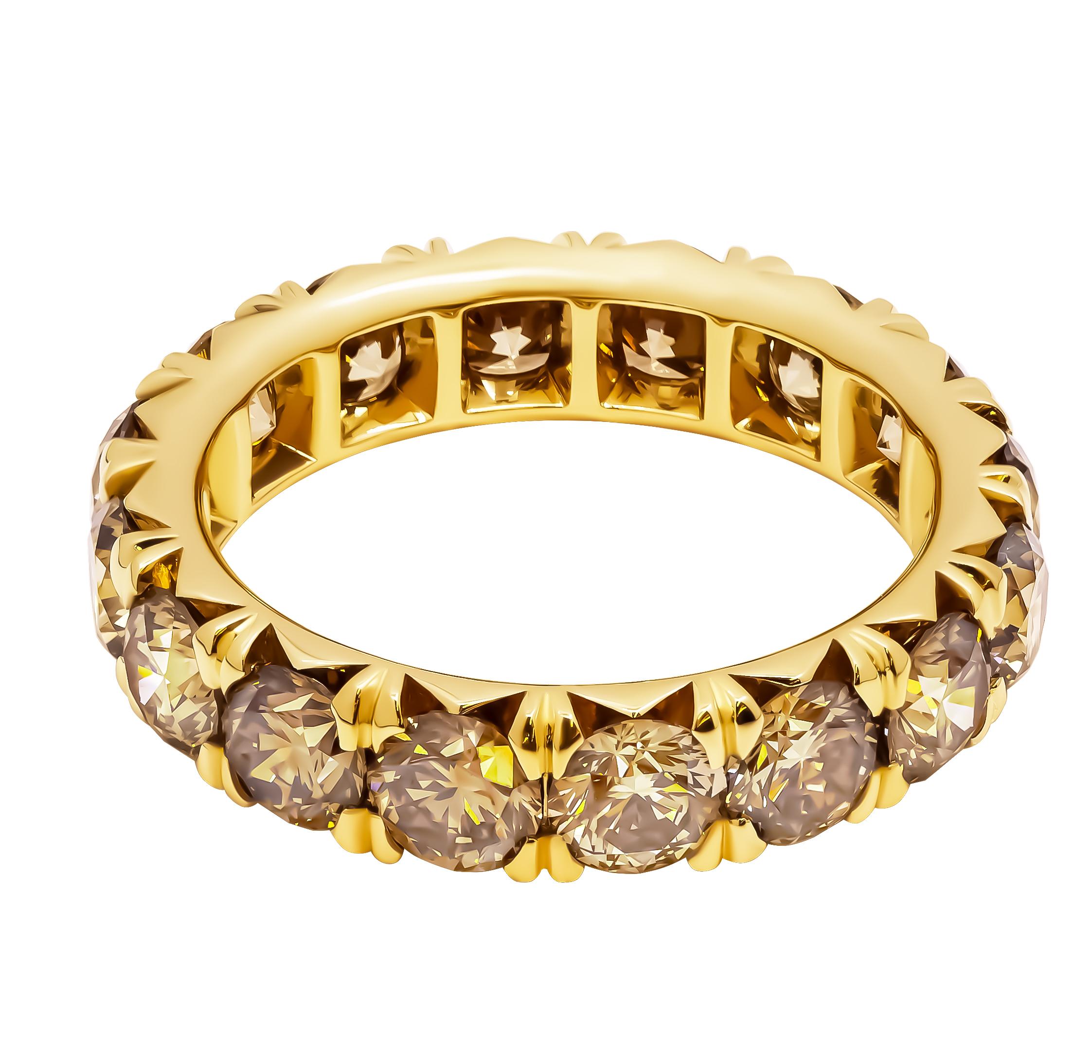 Round Cut Eternity Band in 18K Yellow Gold with Champagne Diamonds For Sale