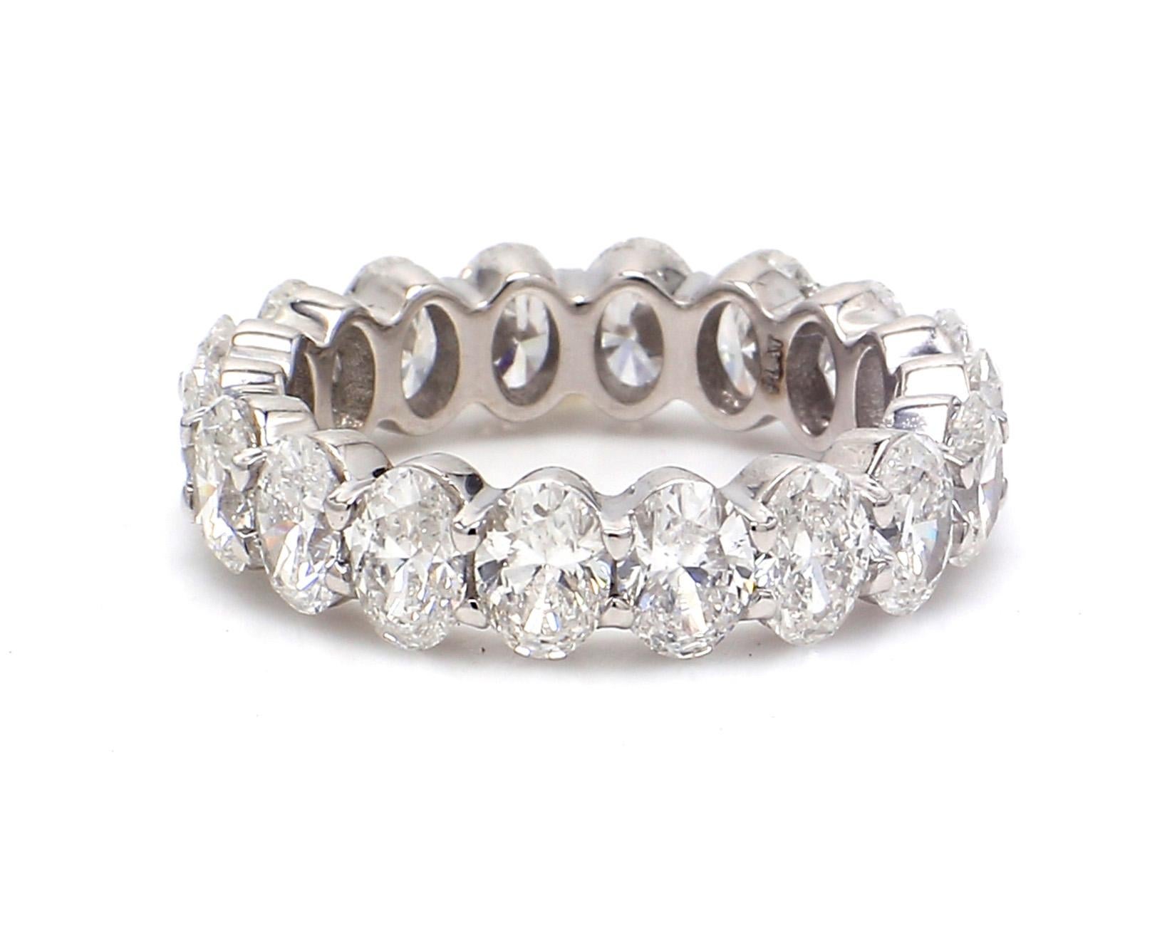 Eternity Band in Platinum with Oval Cut Diamonds. D4.37ct.t.w. In New Condition For Sale In Los Angeles, CA