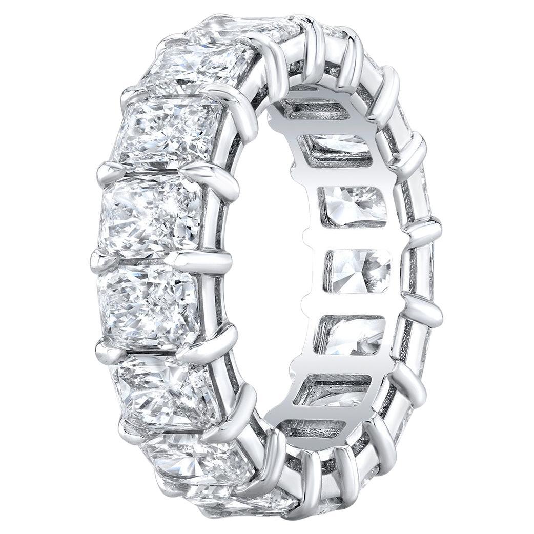 Anillo de eternidad en platino con diamantes talla radiante.  D11.11ct.t.w.