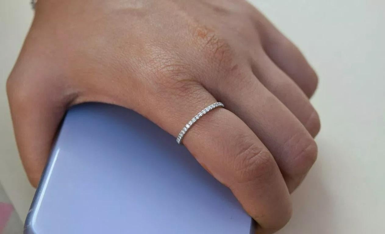 Eternity Band Natural Diamond Ring in 14k Solid Gold In New Condition For Sale In Chicago, IL