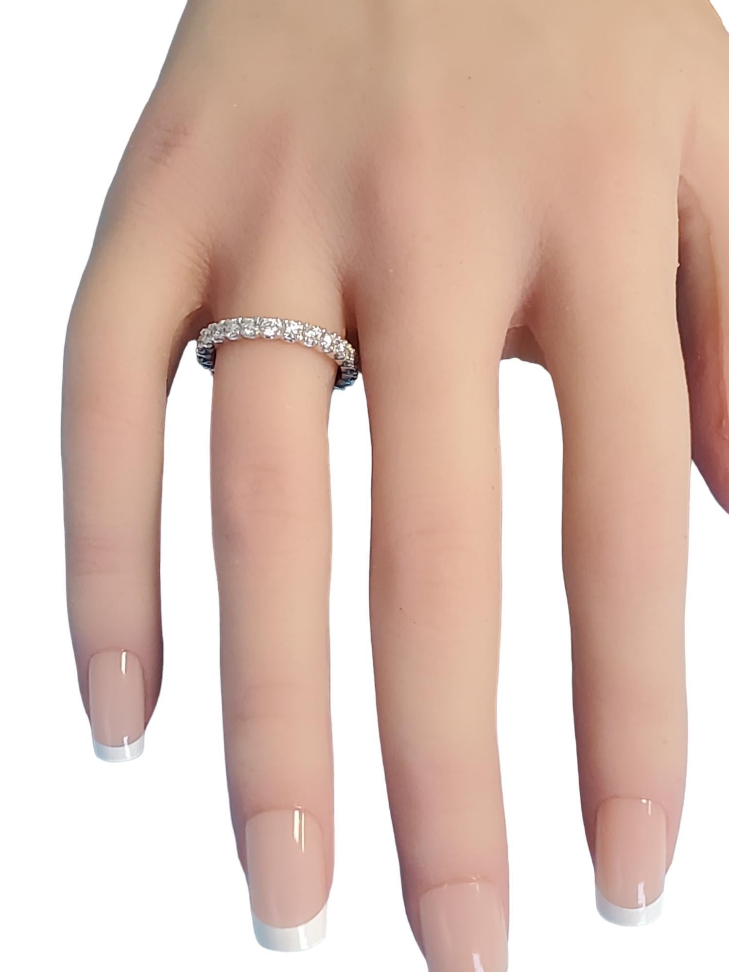 Eternity Band Platinum Diamond 1.14tcw White VS Diamonds Unworn In Excellent Condition For Sale In Overland Park, KS