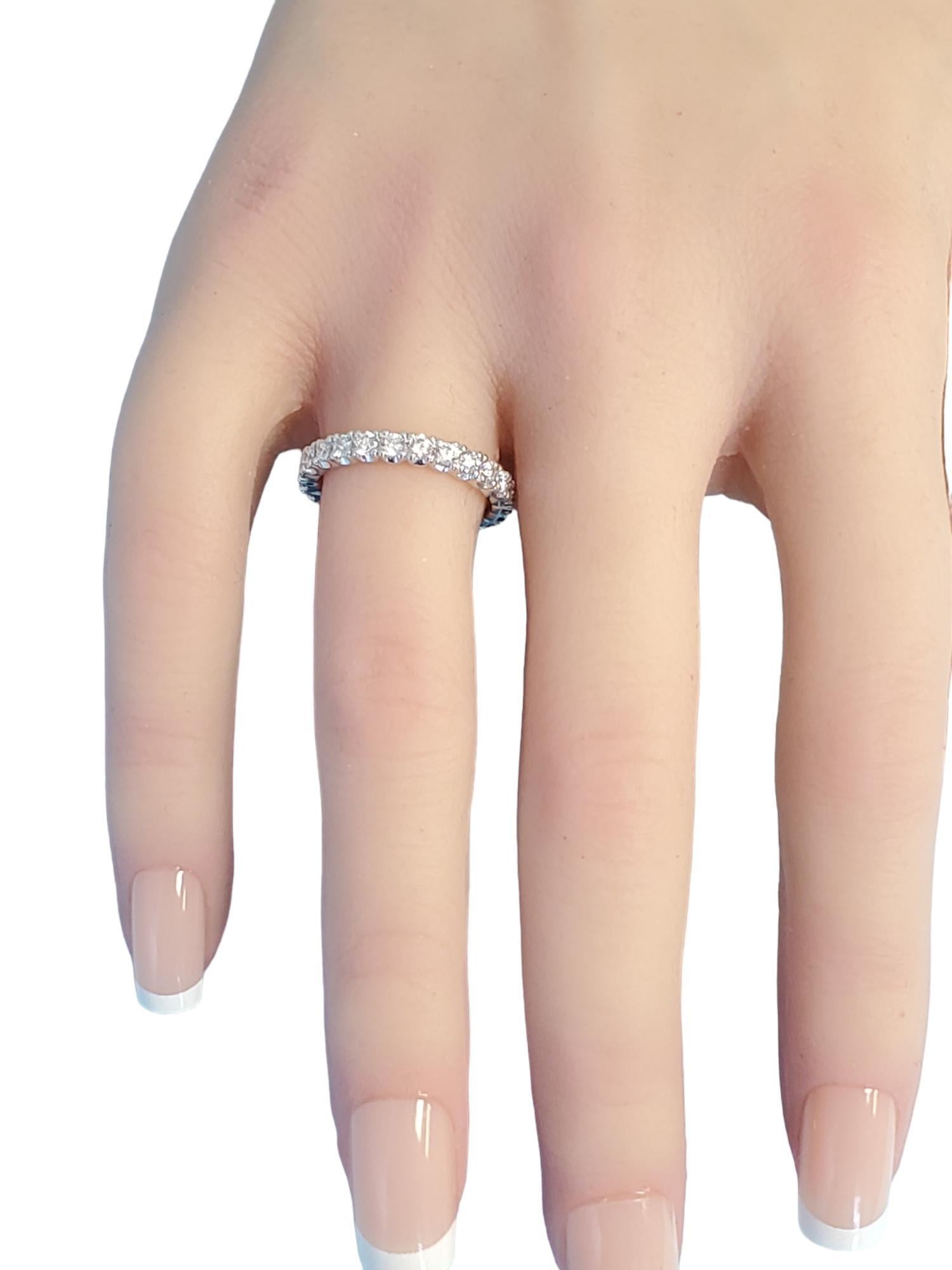 Brilliant Cut Eternity Band Platinum Diamond 1.18tcw White VS Diamonds Unworn For Sale