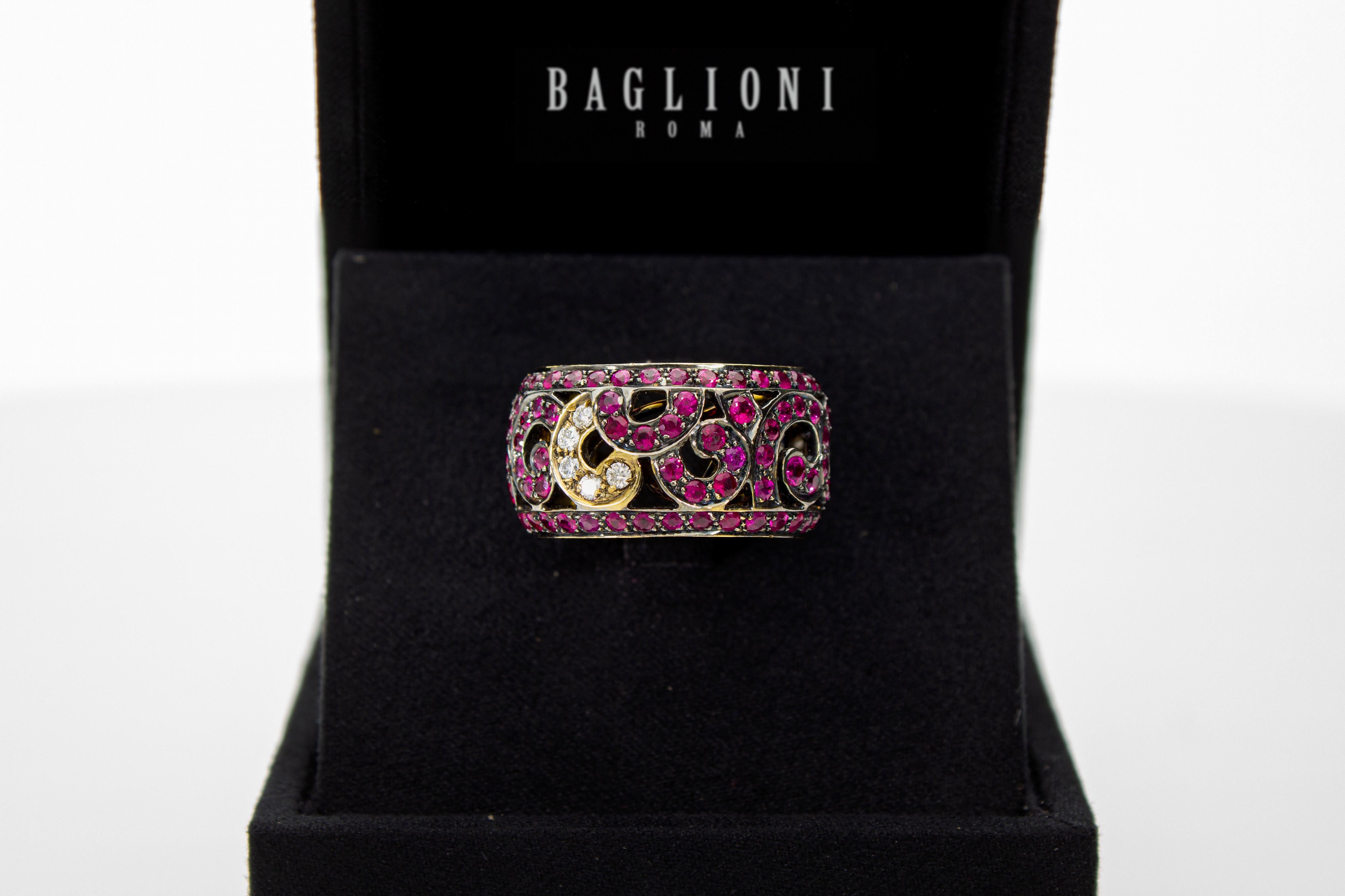 Anello a fascia per l'eternità con 4,13 carati di rubini e 0,25 carati di diamanti. Prodotto in Italia In condizioni Nuovo in vendita a Rome, IT