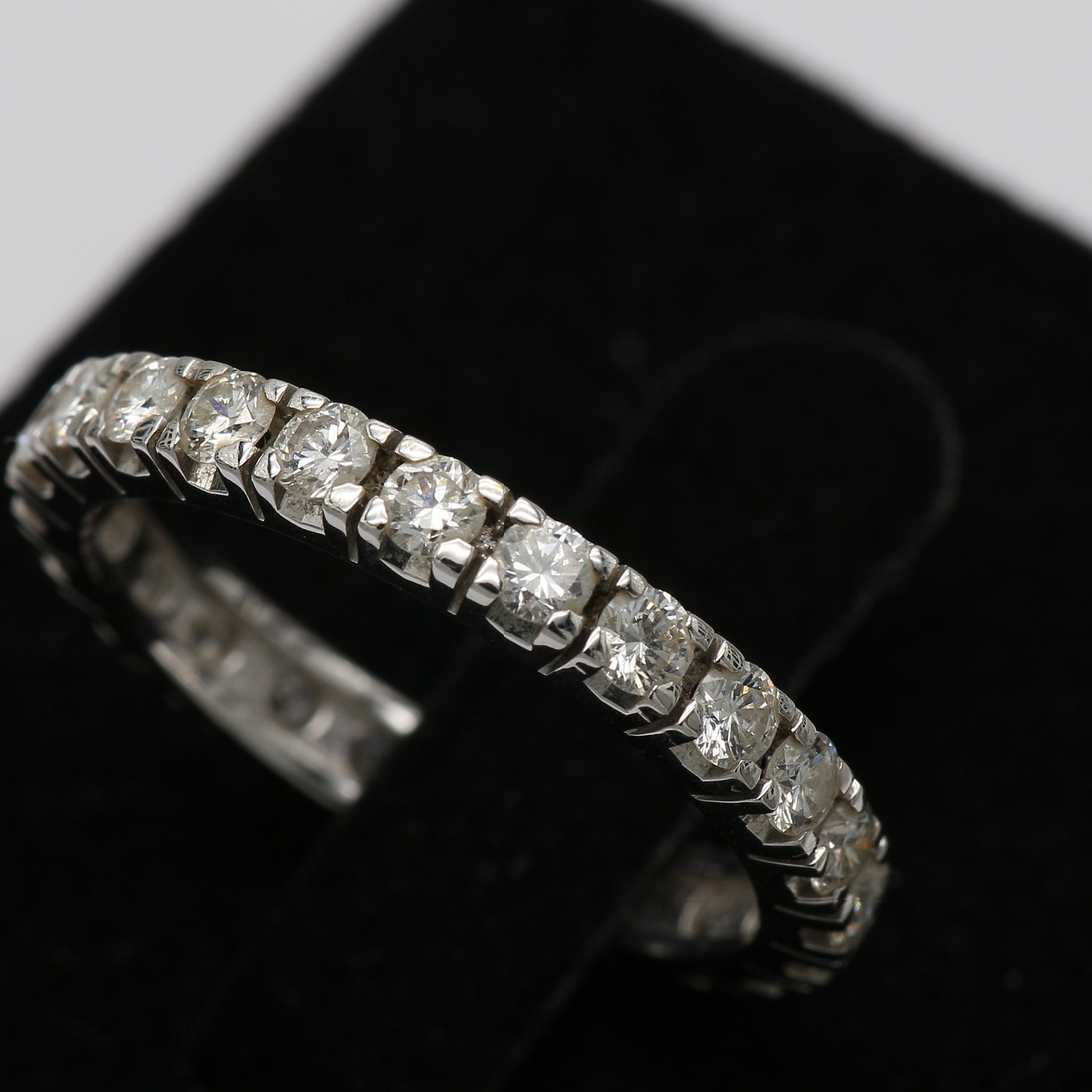 Eternity Band Ring with Round Diamonds 1.90 Carat in 18 KWhite Gold In New Condition For Sale In Ramat Gan, IL