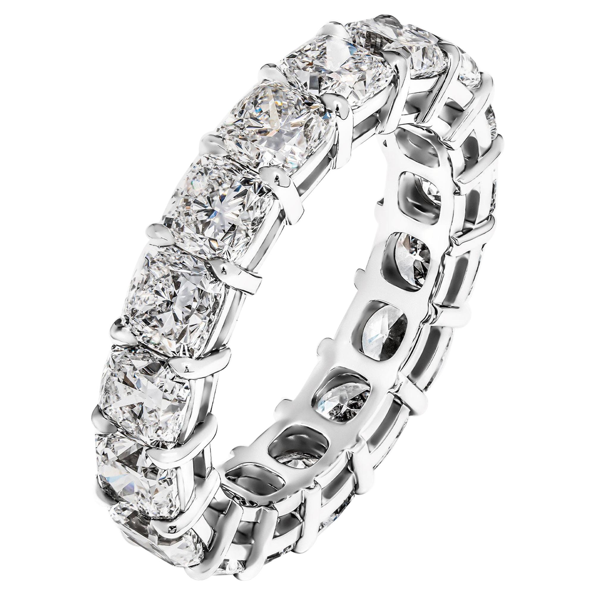 Anillo de eternidad con diamantes talla cojín de 6,15 quilates en venta