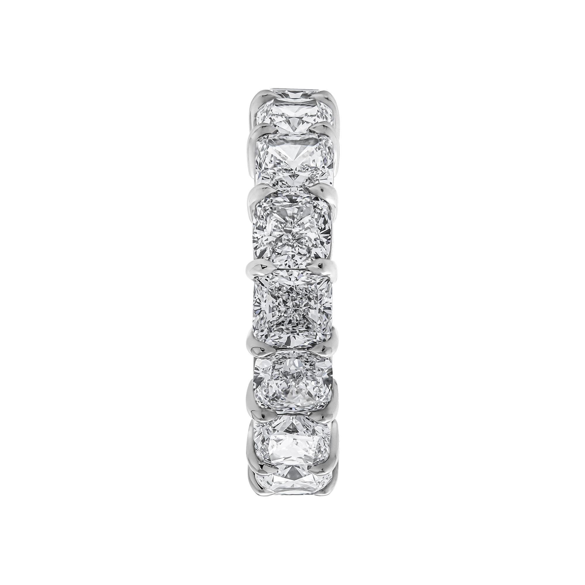 Eternity band with 8.59 Carat Cushion Cut Diamonds
Mounted in Platinum 950, 16 Cushion cut diamonds won't miss a sparkle!
Beautiful cut, bold and classy
Each stone is 0.5ct - delivers a large high end look!
All stone are estimated F-G color and VS