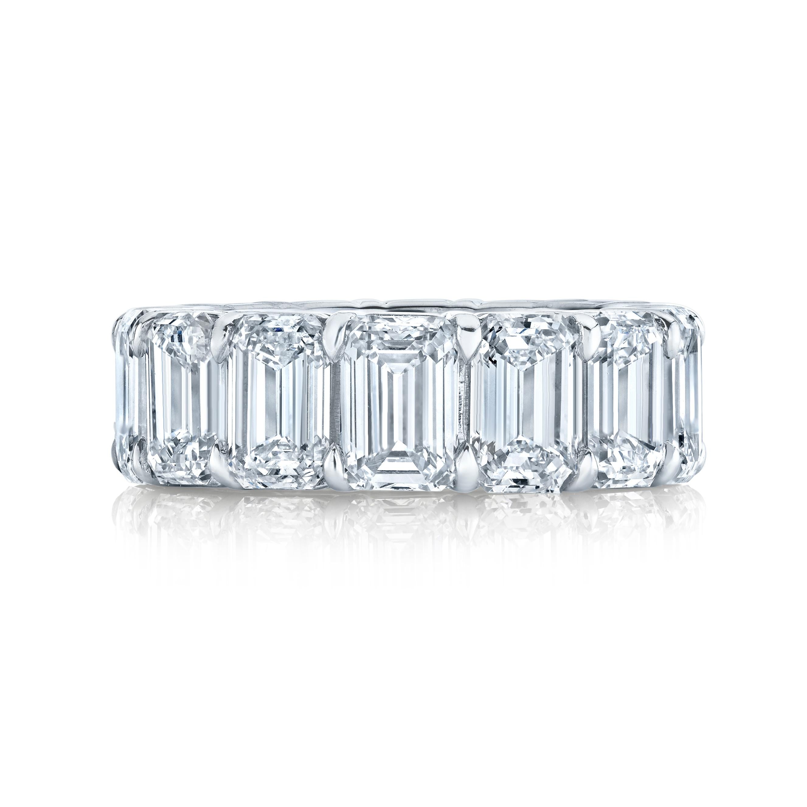 15 Emerald Cut Diamonds set in a platinum mounting.
13.69 carats total weight
Approximate weight per stone is from 0.90 - 0.96 carats.
Color G - I  Clarity IF - VS2
All stones are certified by GIA.
Ring size 6.75


