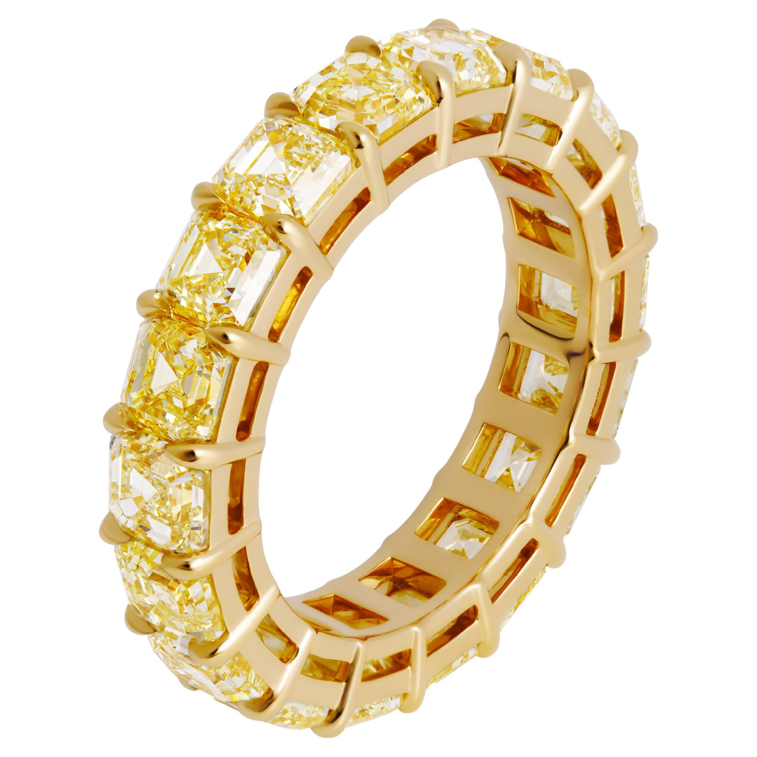 Anillo de eternidad con diamantes talla Asscher amarillo fantasía en venta