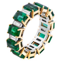 Eternity-Ring mit grünen Smaragden und Diamanten