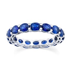 Eternity-Ring mit ovalen blauen Saphiren