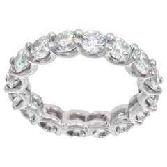 Eternity-Diamantband aus Platin