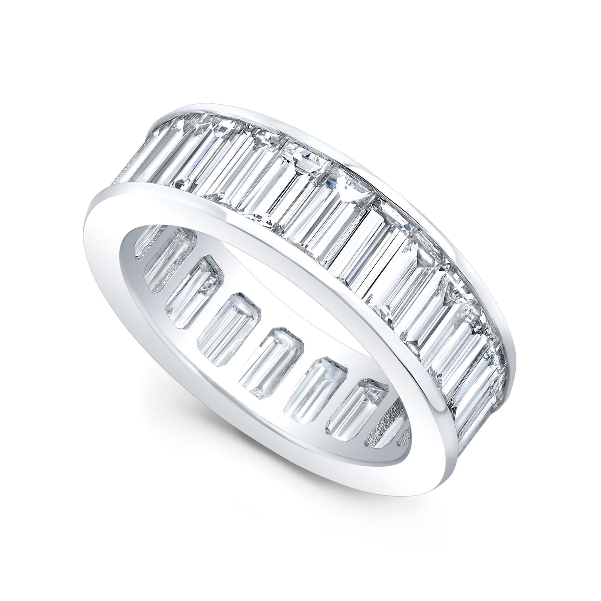Women's or Men's Eternity Diamond Band Ring Baguette Cut 6.33 Carats Platinum For Sale