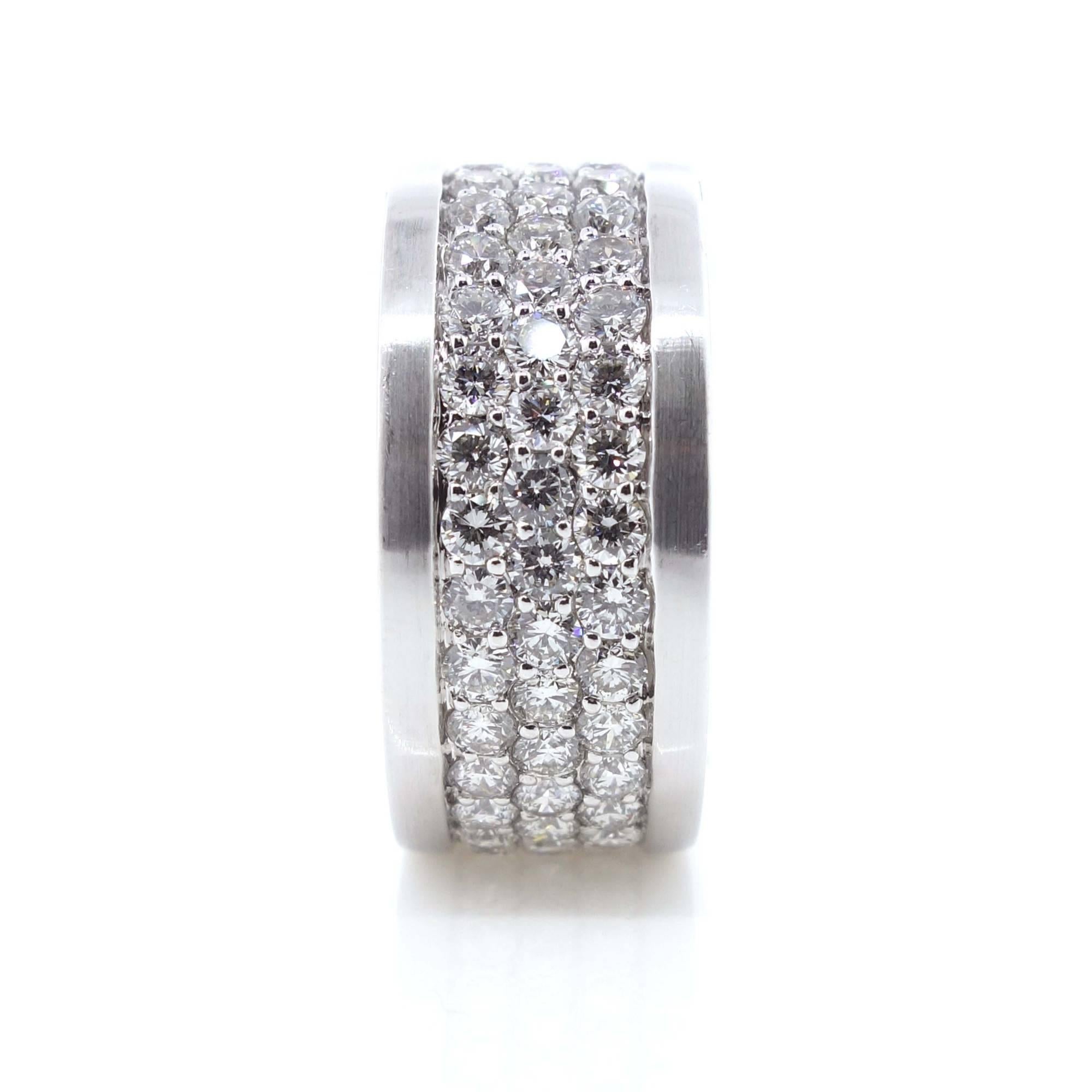 Brilliant Cut Eternity Diamond Band Ring in 18k White Gold For Sale