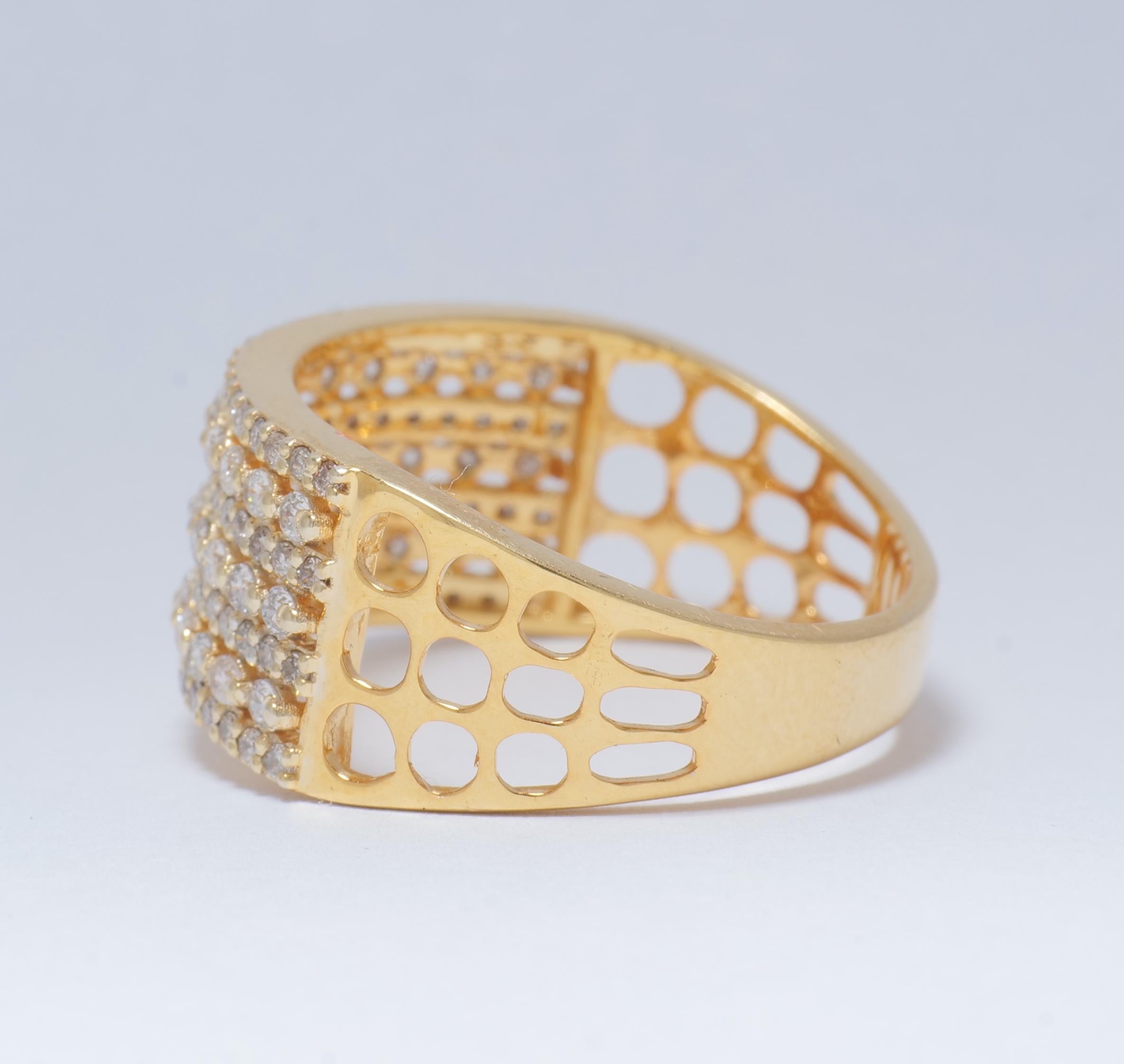 Anillo ancho de diamantes de eternidad en oro macizo de 14k (certificado) en Nuevo estado para la venta en New Delhi, DL