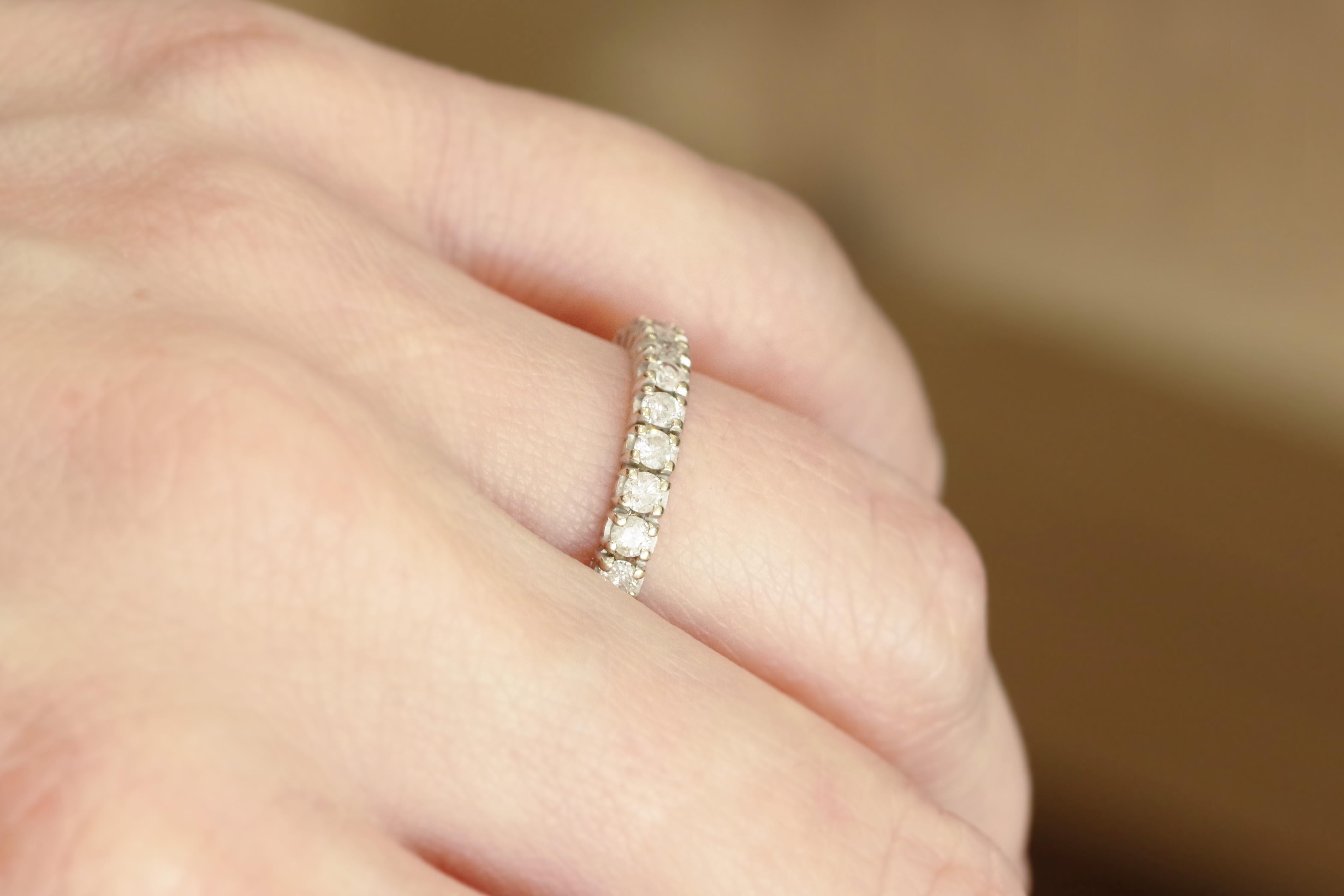 Eternity diamond ring in 18k gold, Vintage band diamond ring, 0.78 ct diamond For Sale 1