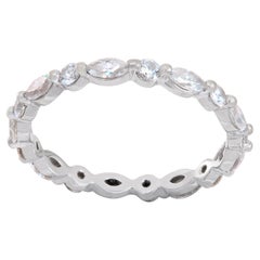 Anillo eterno de diamantes en oro blanco de 18k