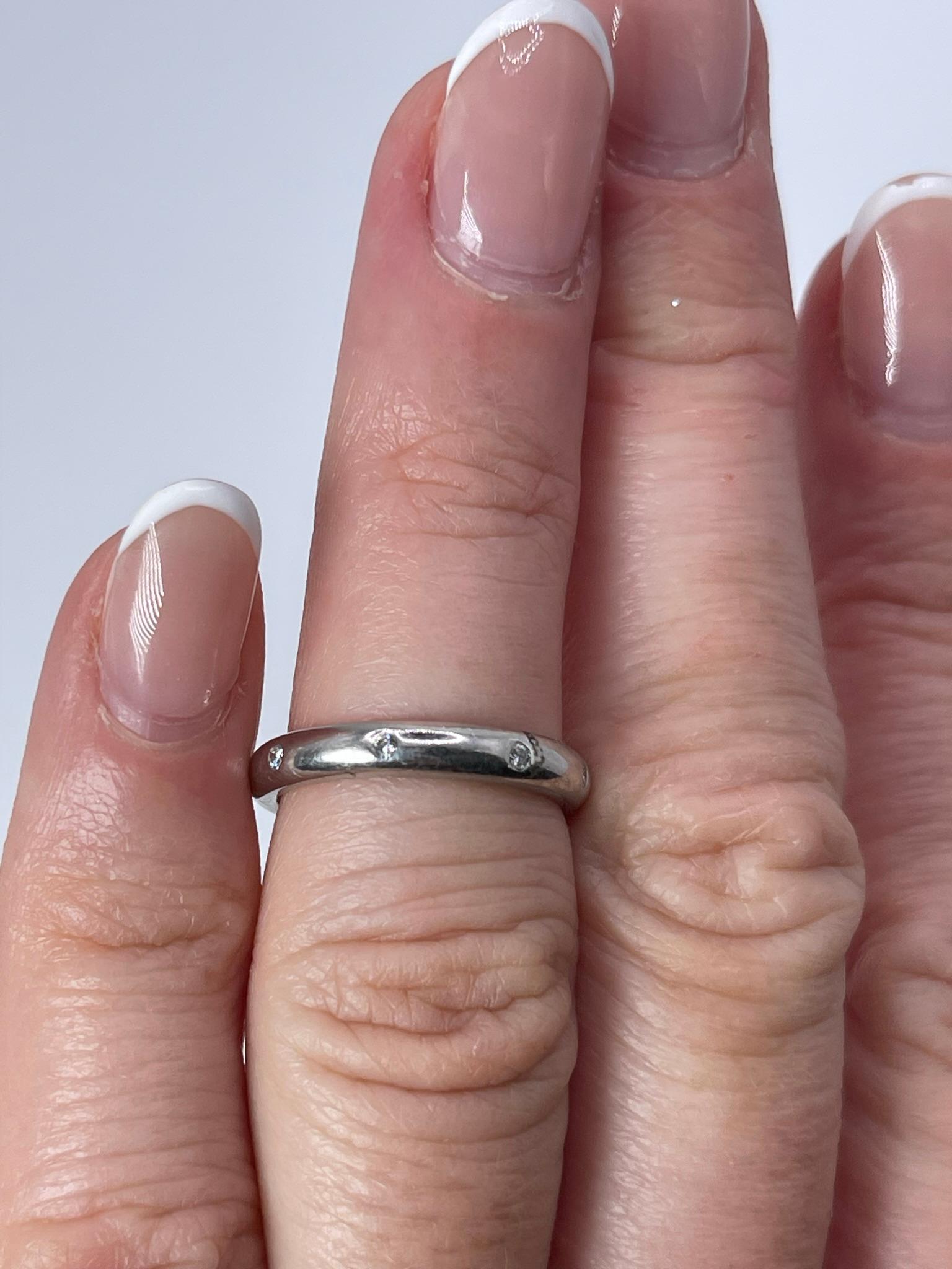 Donna Anello di diamanti per l'eternità in platino misura 4,5 anello matrimoniale con diamante naturale in vendita