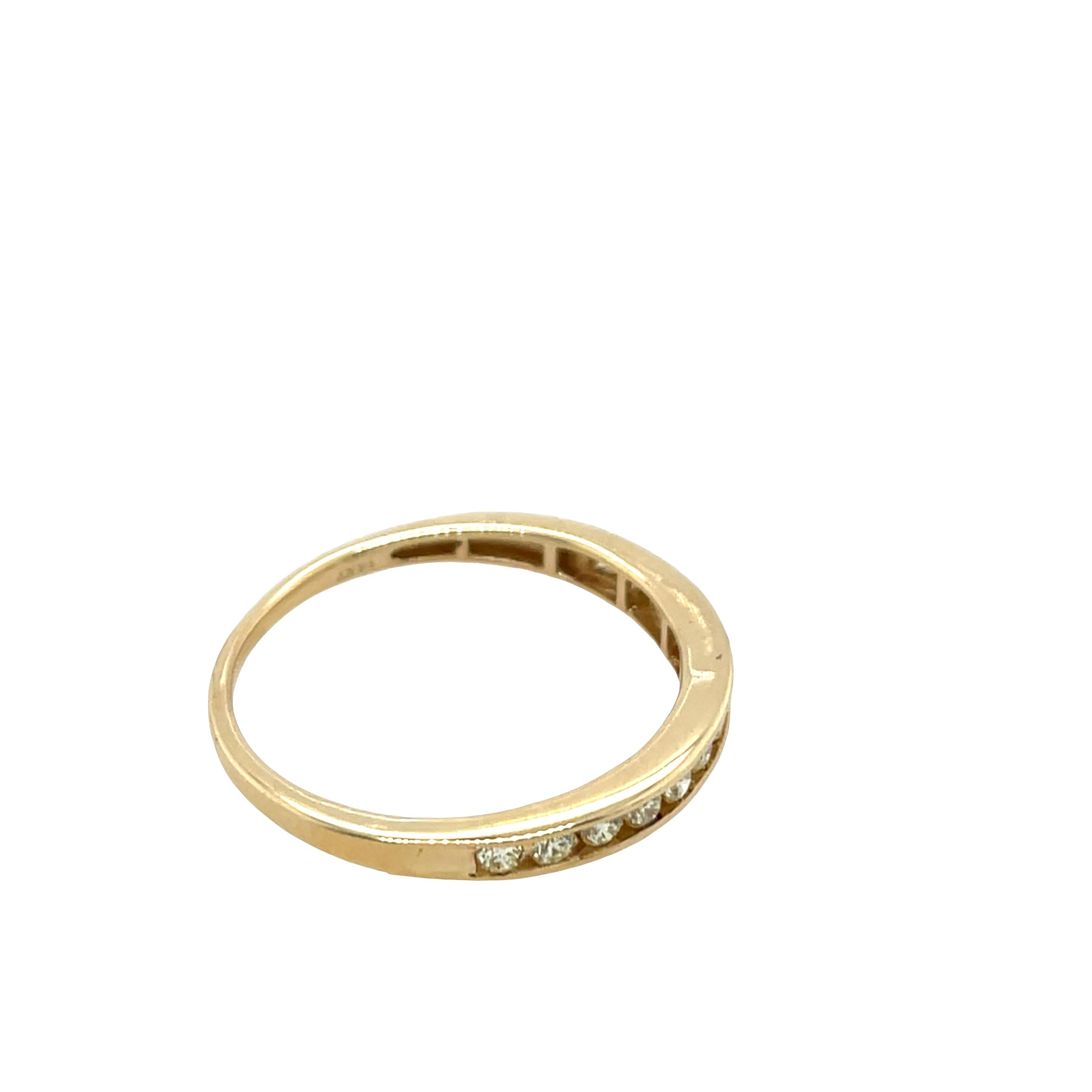 Bague d'éternité en or jaune 14 ct sertie de 0,40 ct de diamants Excellent état - En vente à London, GB