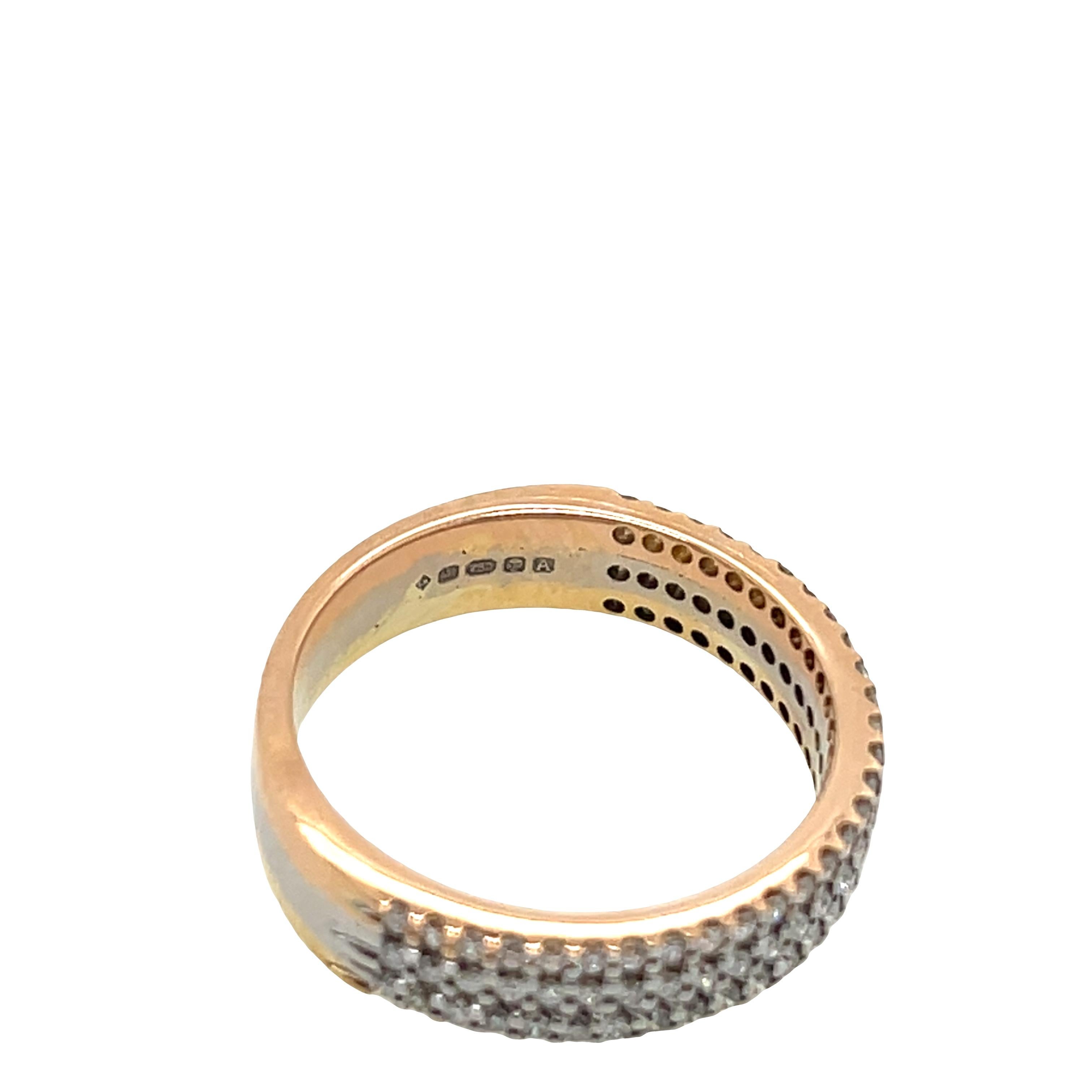 Bague d'éternité sertie d'un diamant de 0,50ct en or jaune, blanc ou rose 18ct Excellent état - En vente à London, GB