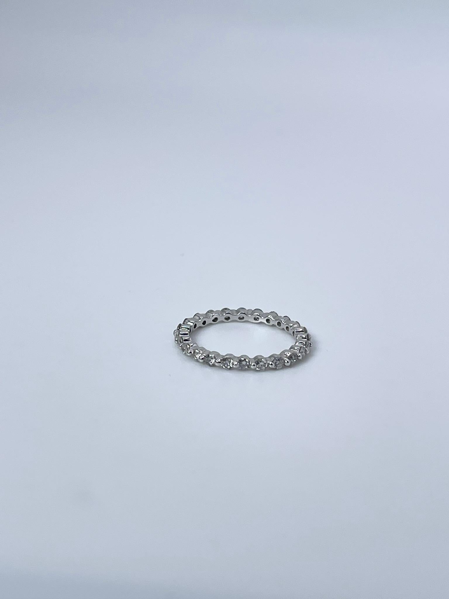 Round Cut Eternity diamond ring shared claw size 5 marriage ring Elegant diamond ring For Sale