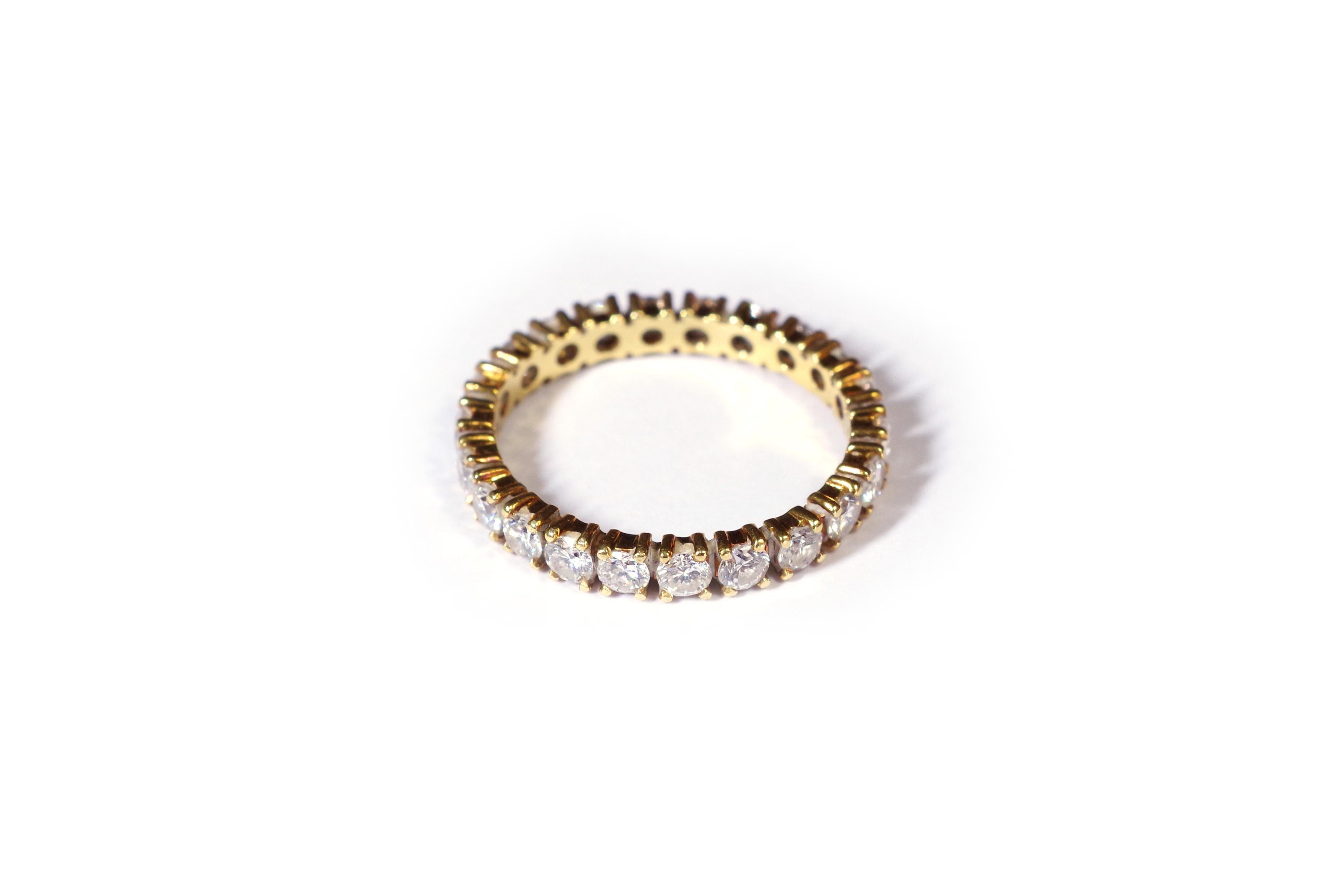 Eternity Diamond Wedding Ring in 18k Gold, Brilliant Cut Diamonds In Fair Condition For Sale In PARIS, FR