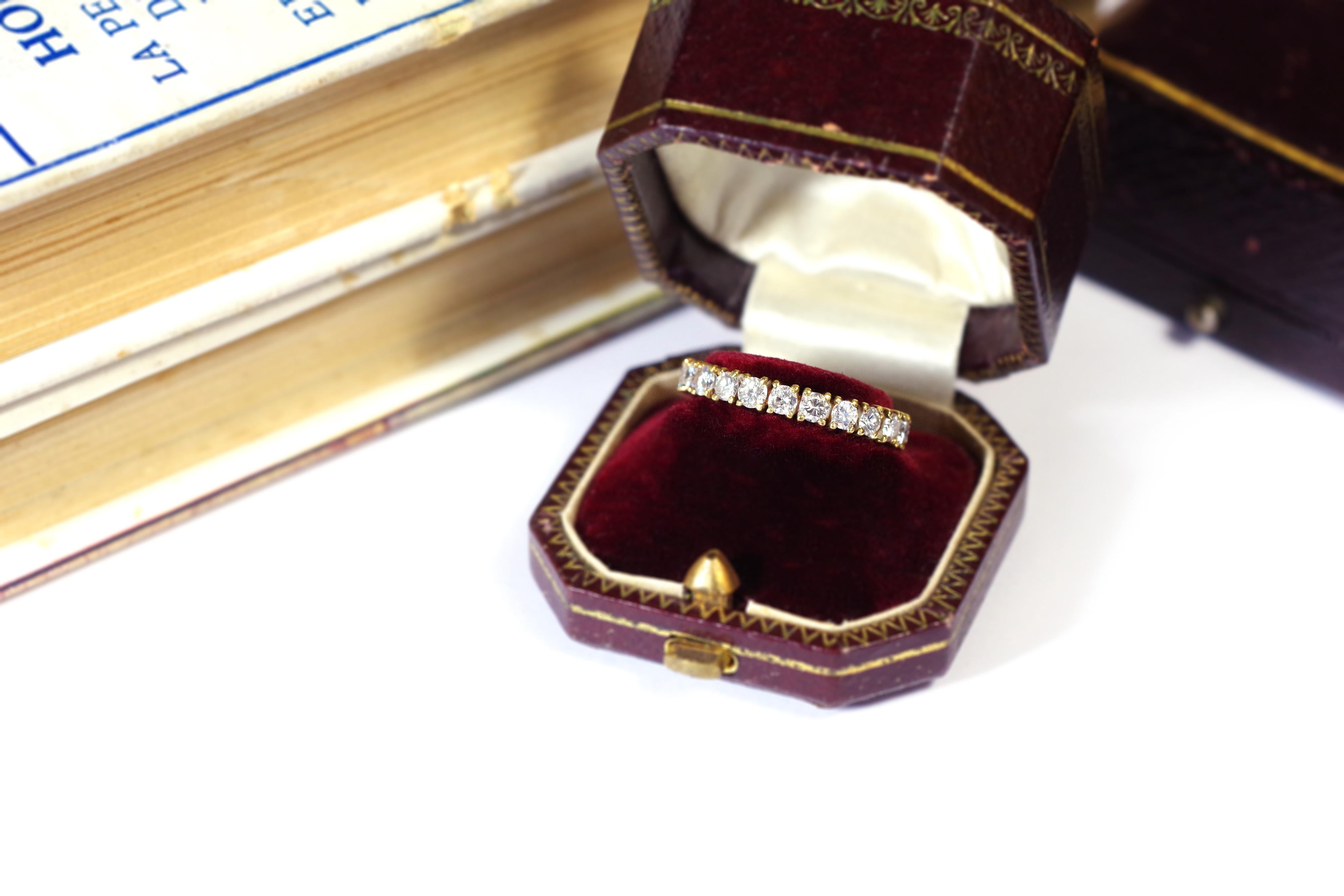 Eternity Diamond Wedding Ring in 18k Gold, Brilliant Cut Diamonds For Sale 1