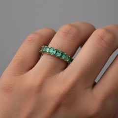 Anello Eternity Emerald Green in oro giallo 14K (o 18k su richiesta)