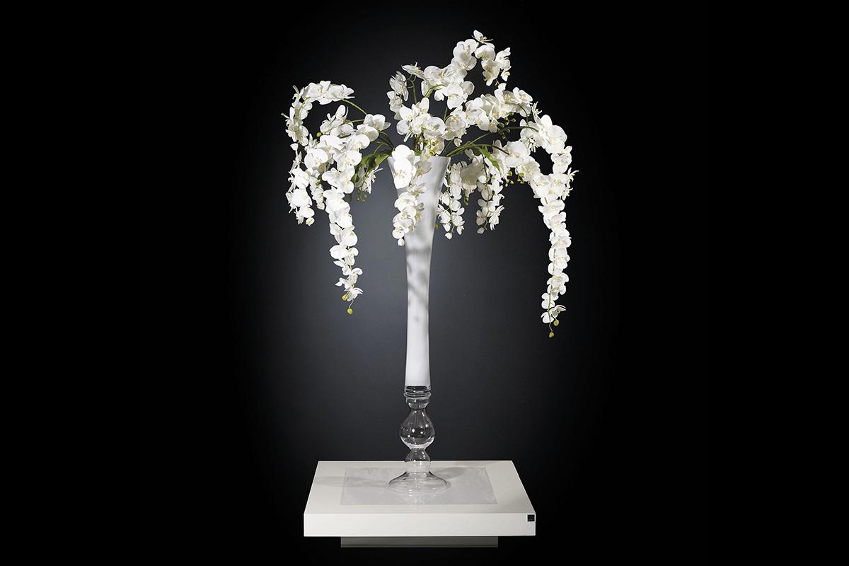 Hand-Crafted Eternity Madame Butterfly Set Arrangement, Flowers, Italy For Sale
