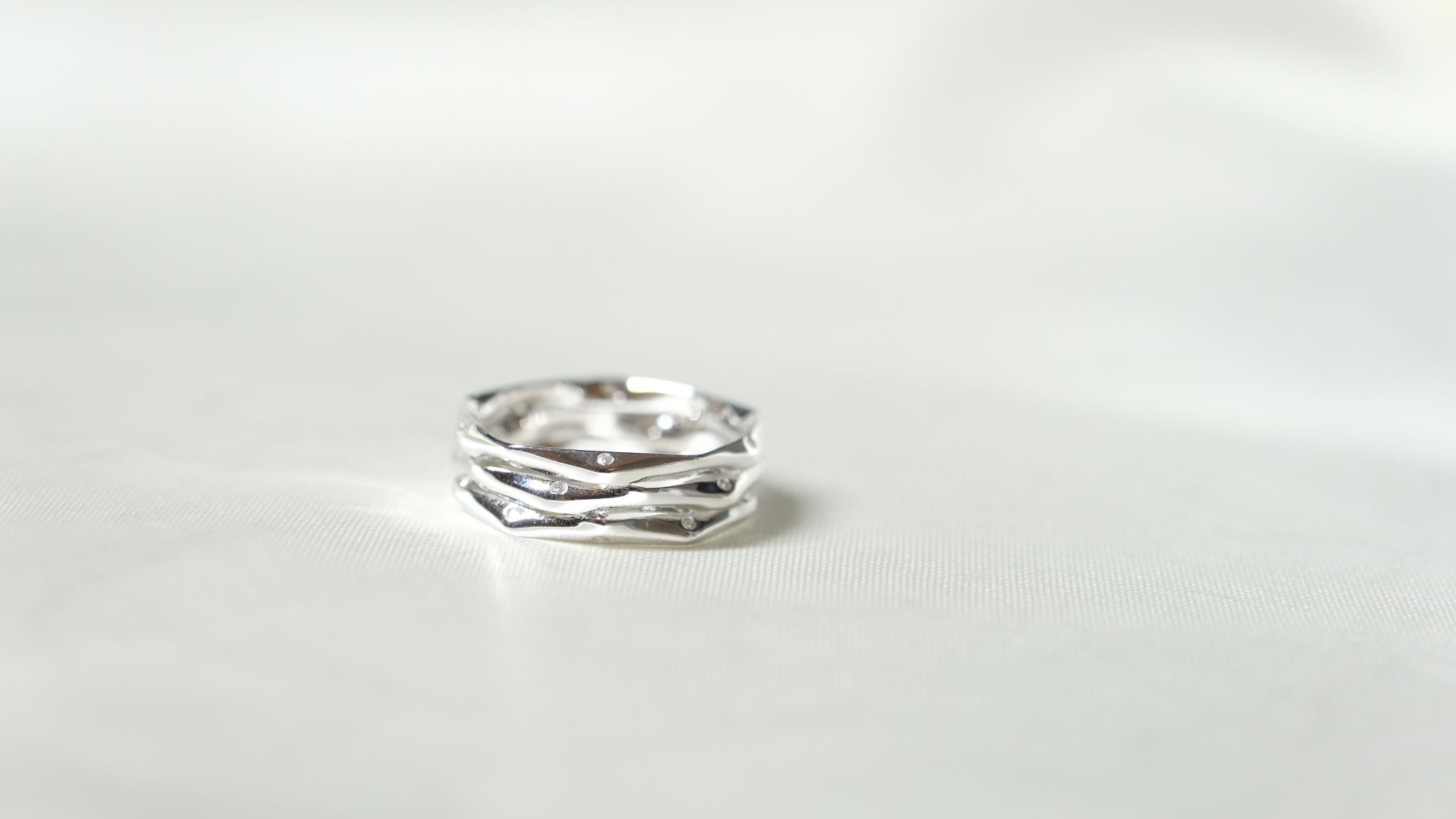 Women's or Men's Eternity Merged Ring 18k White Gold, 0.20ct For Sale