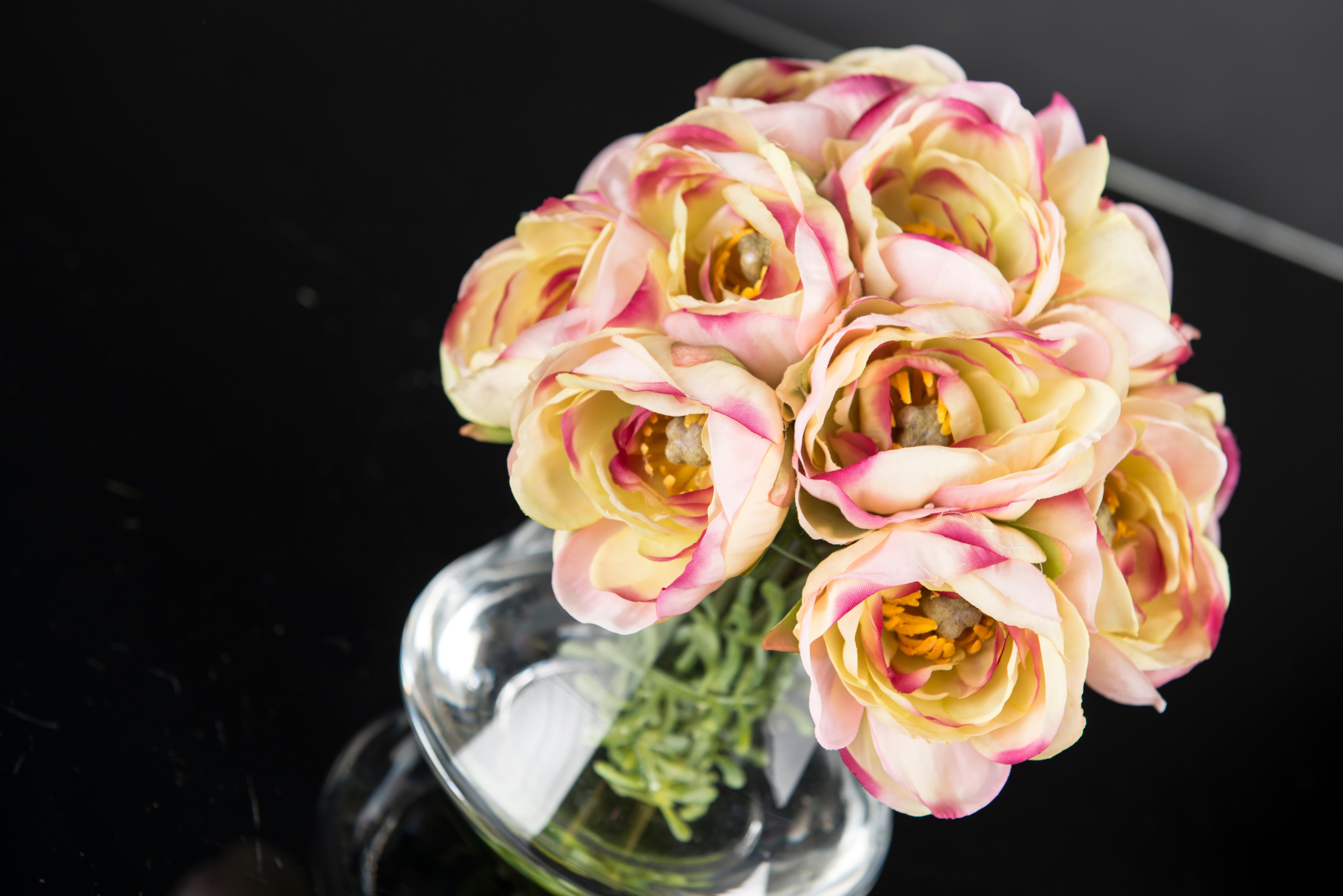 Eternity Minimes Ranunculus Bouquet Set Arrangement, Flowers, Italy For Sale 2