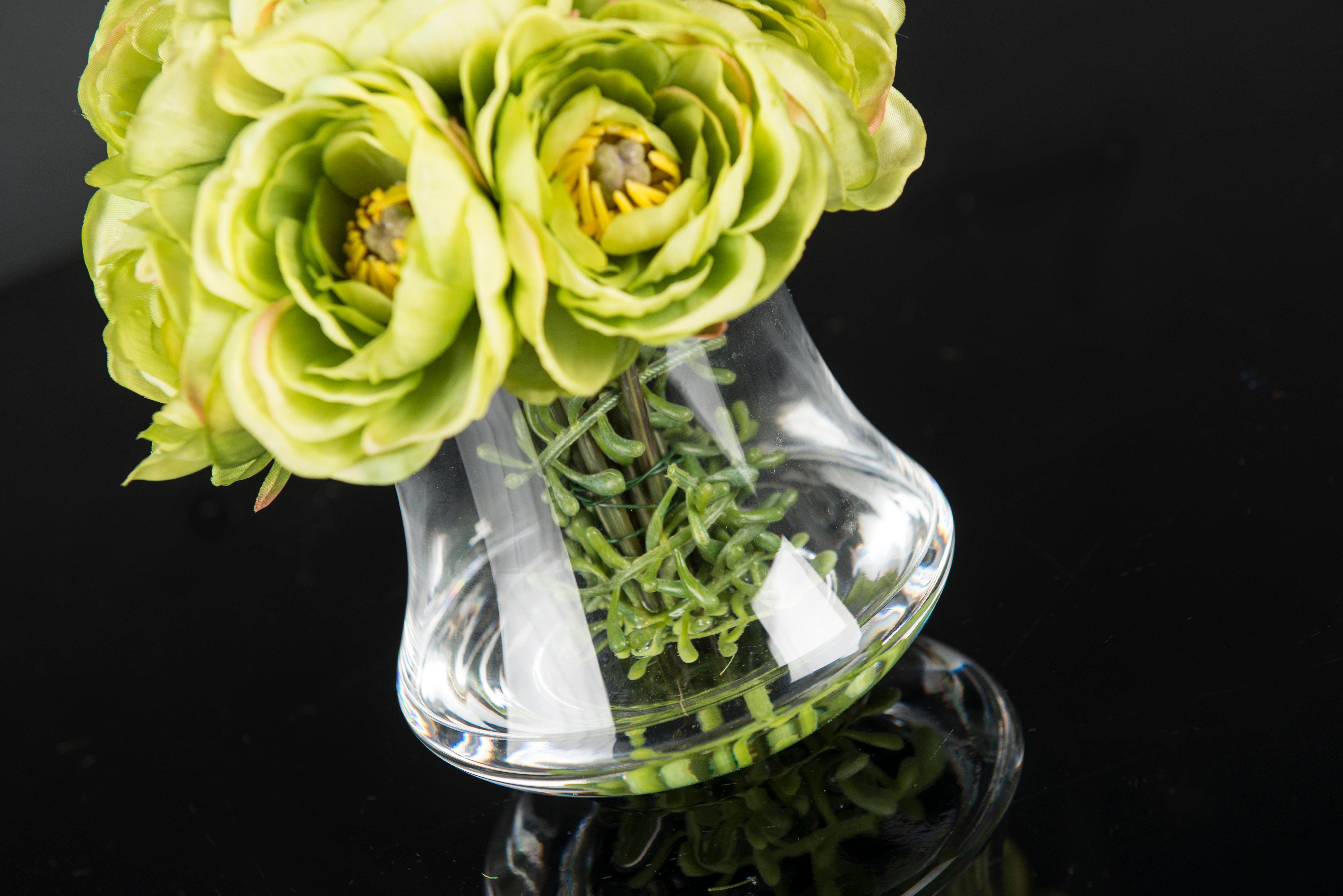 Eternity Minimes Ranunculus Bouquet Set Arrangement, Flowers, Italy For Sale 5