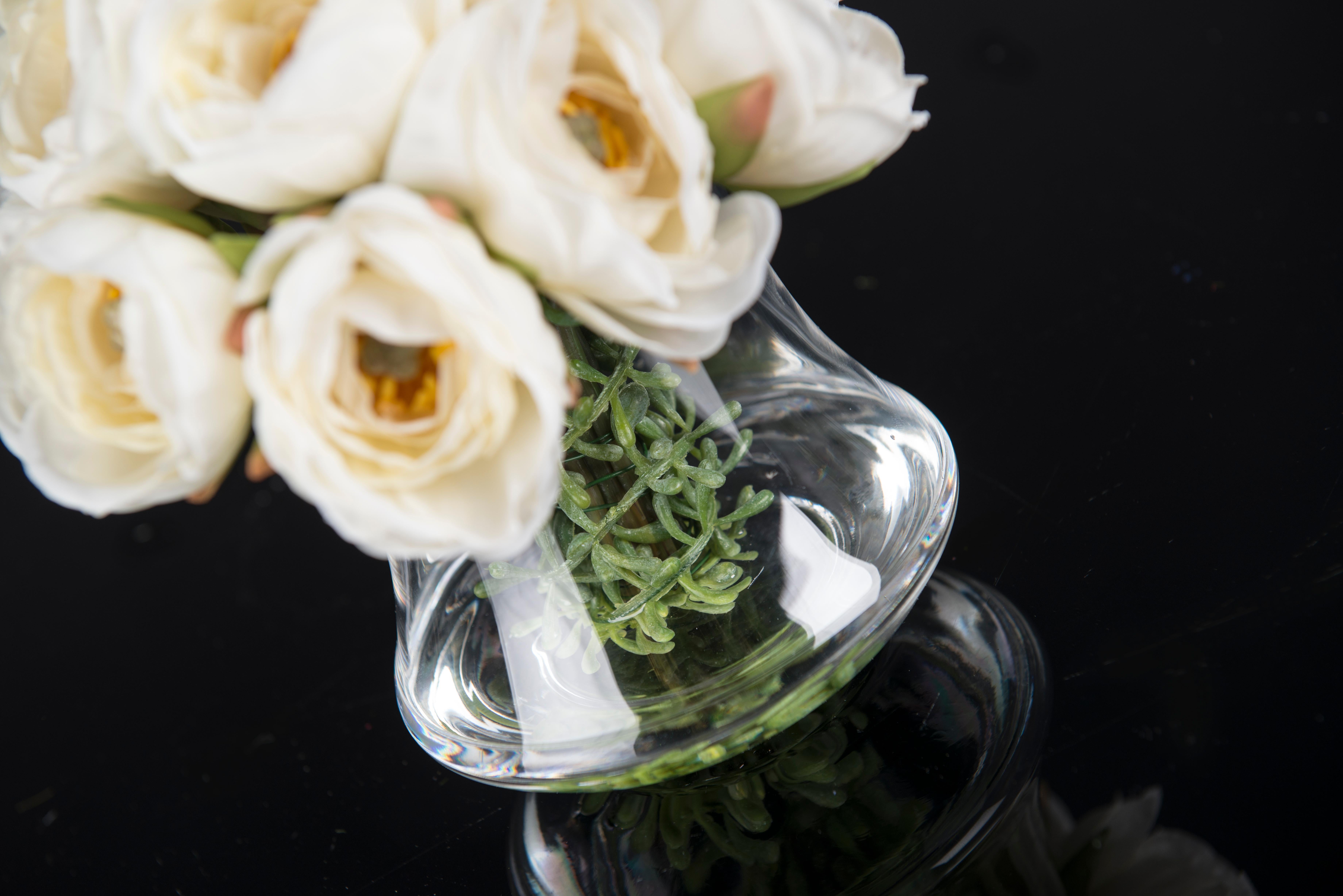 Eternity Minimes Ranunculus Bouquet Set Arrangement, Flowers, Italy For Sale 9
