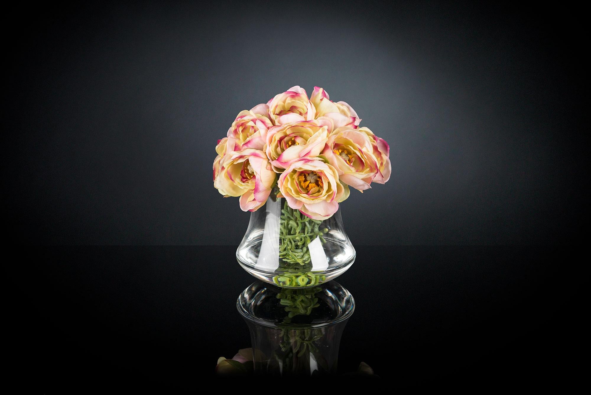 Contemporary Eternity Minimes Ranunculus Bouquet Set Arrangement, Flowers, Italy For Sale