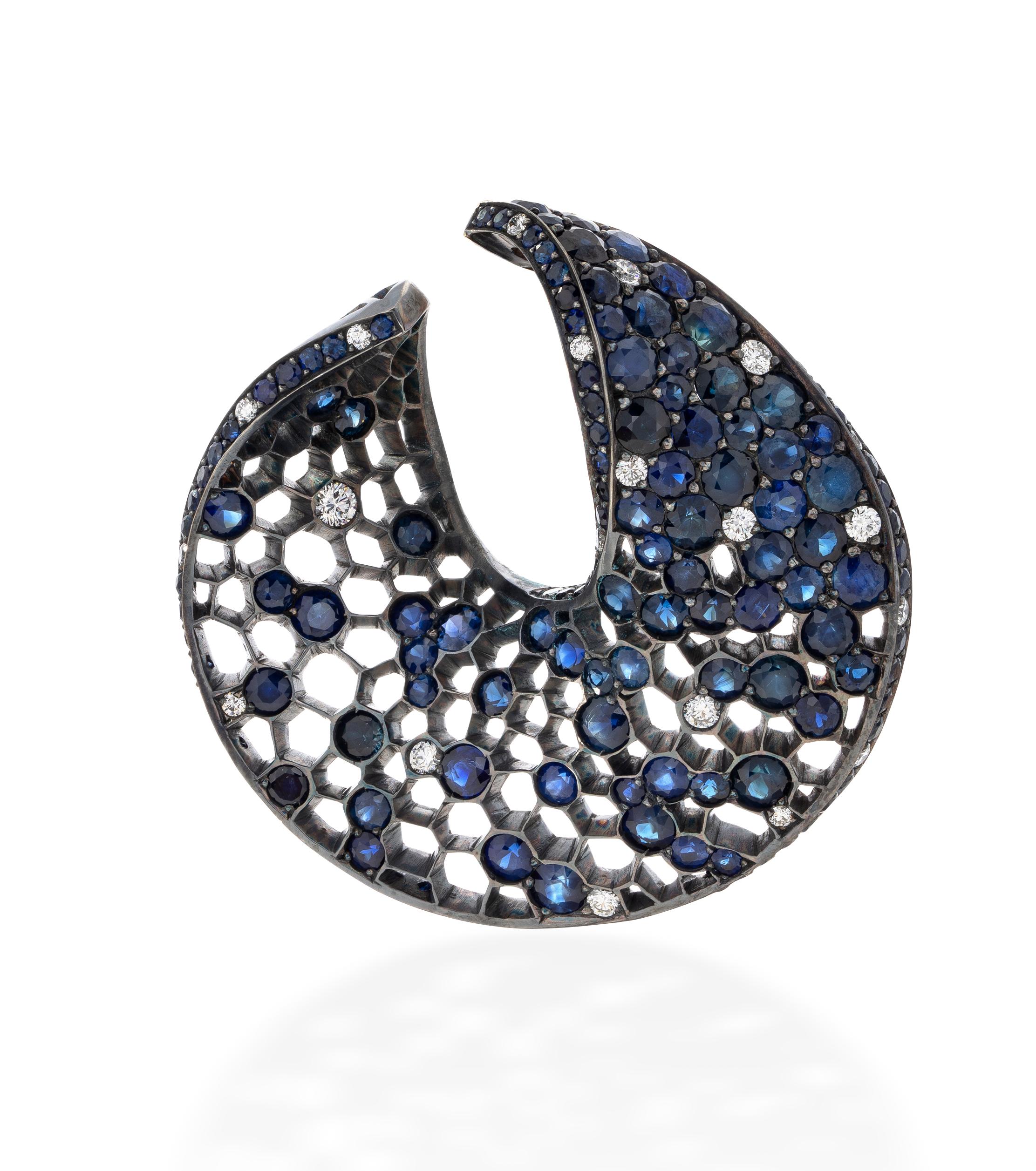 Contemporary Eternity night earrings, Ceylon sapphires, diamonds, 18K gold and silver For Sale