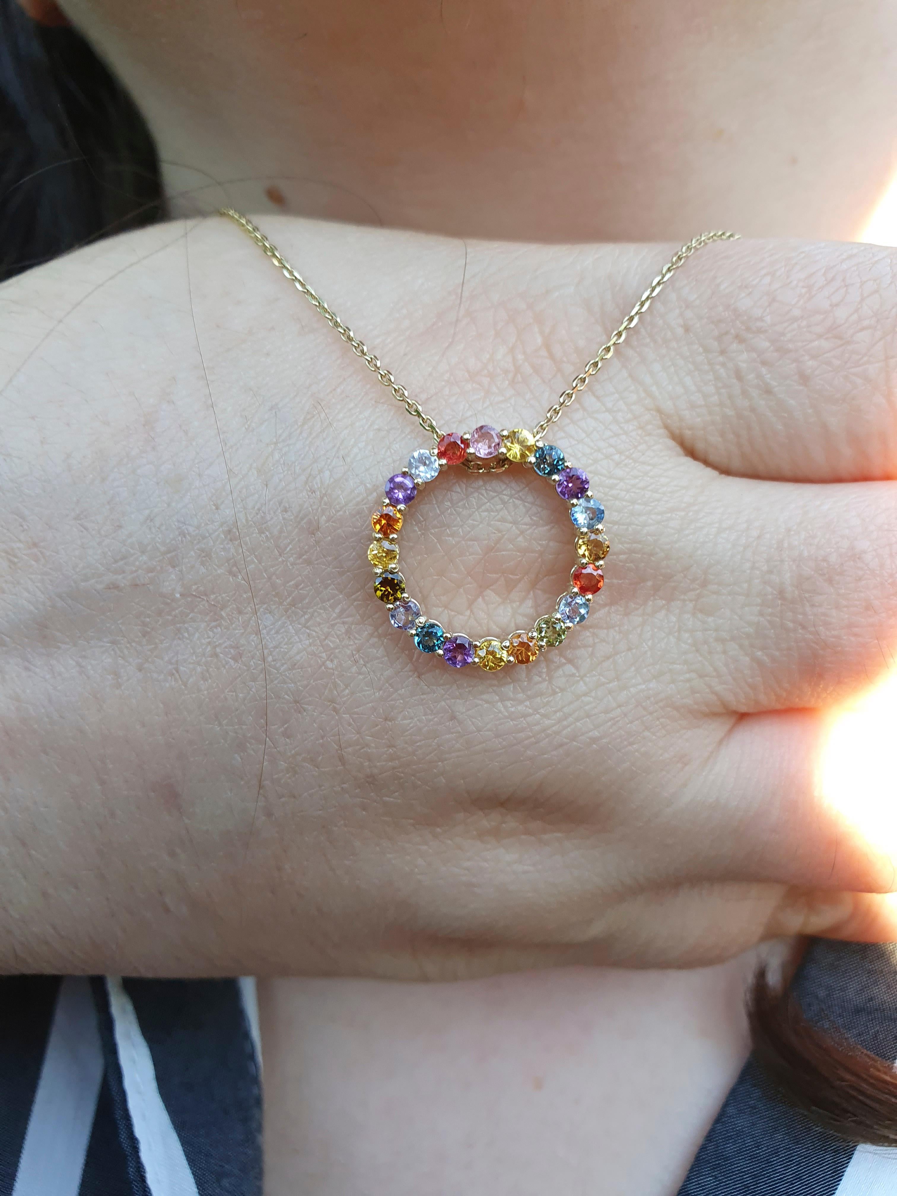 Pendentif d'éternité avec pierres précieuses multicolores en or 14 carats en vente 5