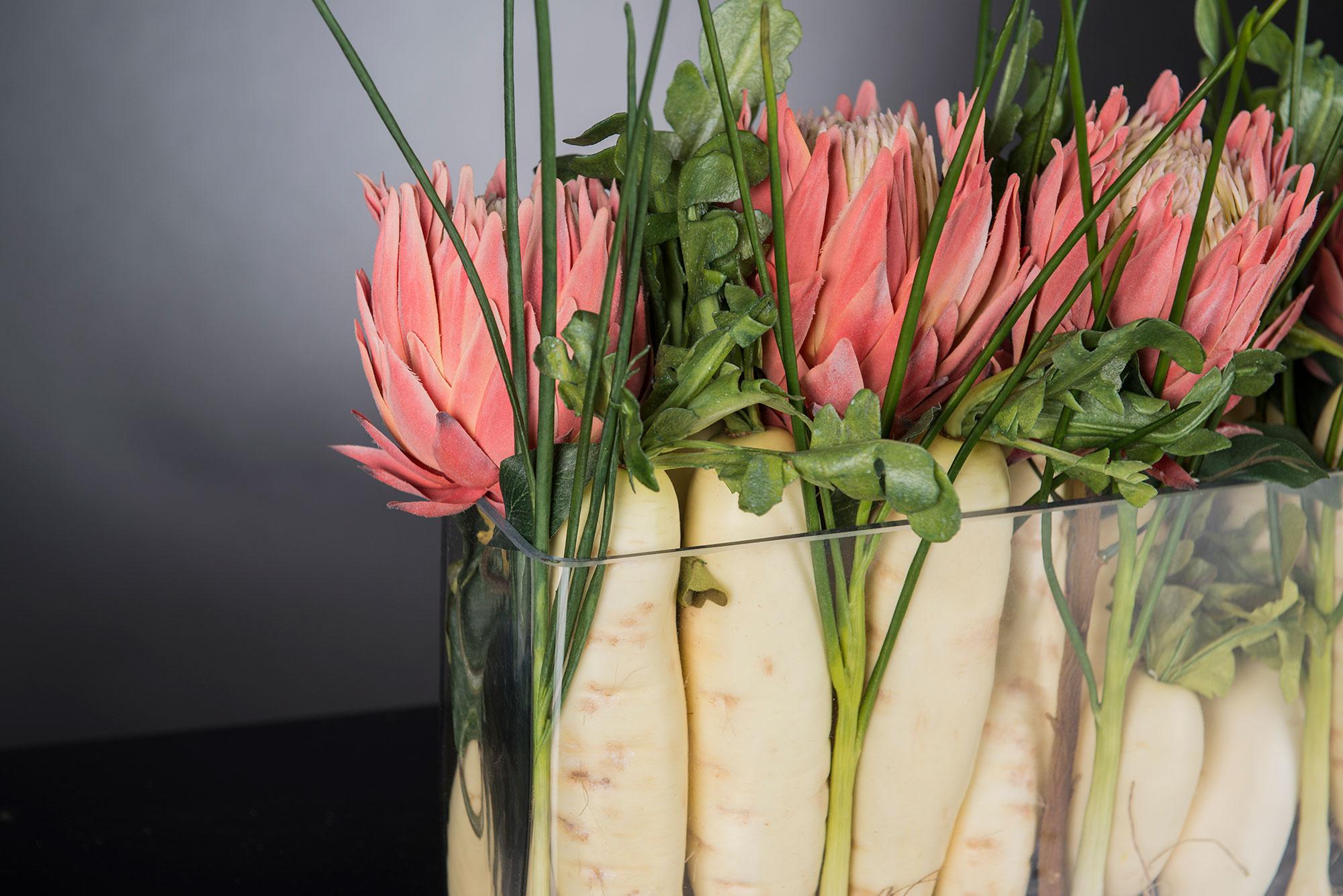 Modern Eternity Rectangular Delfi Vase Set Arrangement, Flowers, Italy For Sale