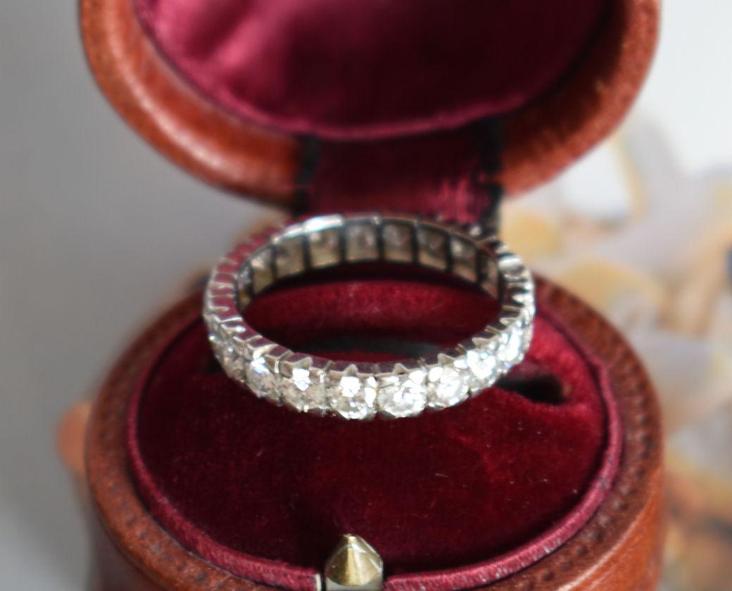 Contemporaneo Anello dell'eternità, oro 18 carati, diamanti 2 carati H/VS - CIRCA 1990 in vendita
